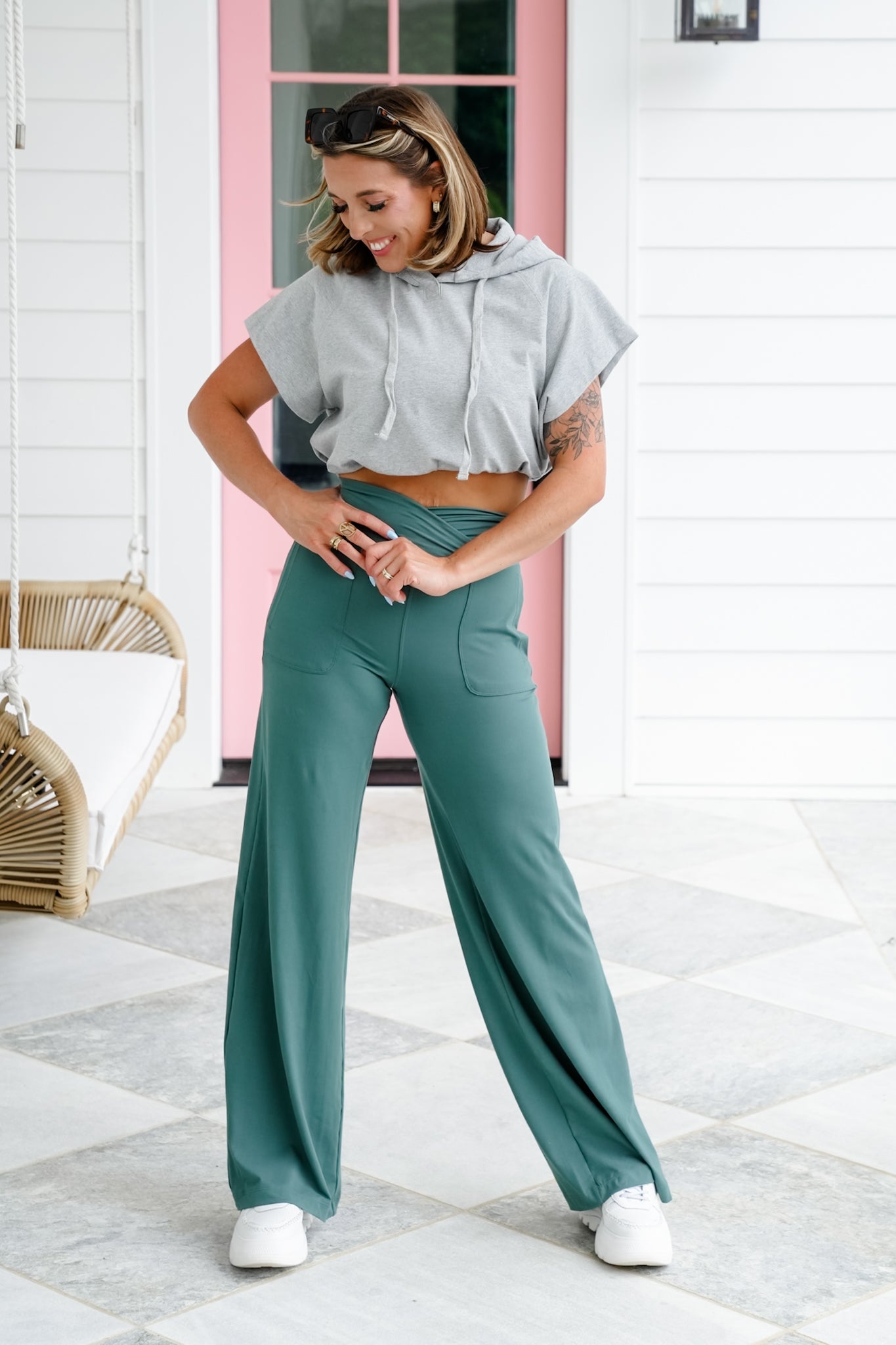Plus/Reg Solid Elastic V Waist Wide Leg Pants