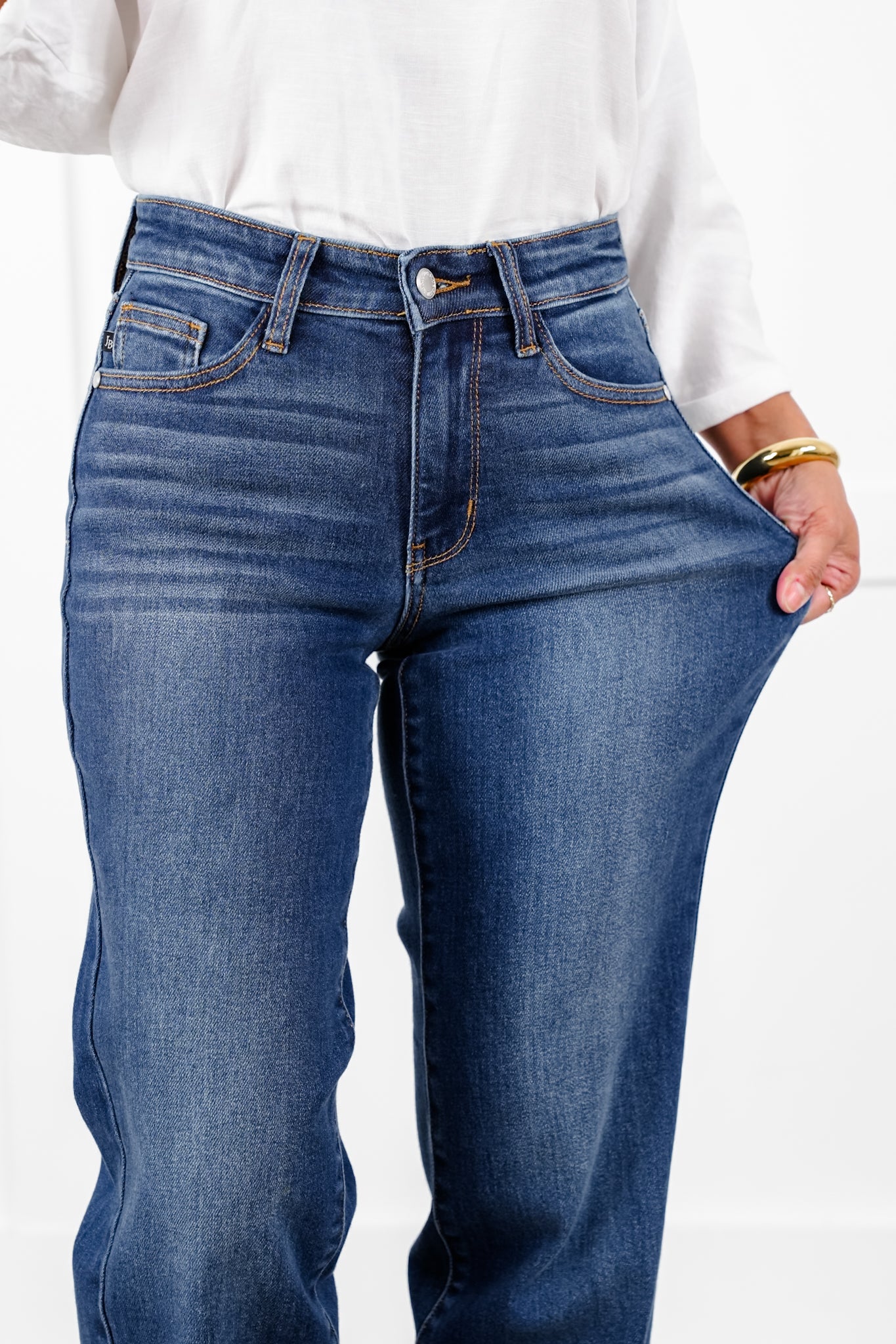 Judy Blue Mid Rise Medium Wash Side Seam Detail Straight Leg Jeans