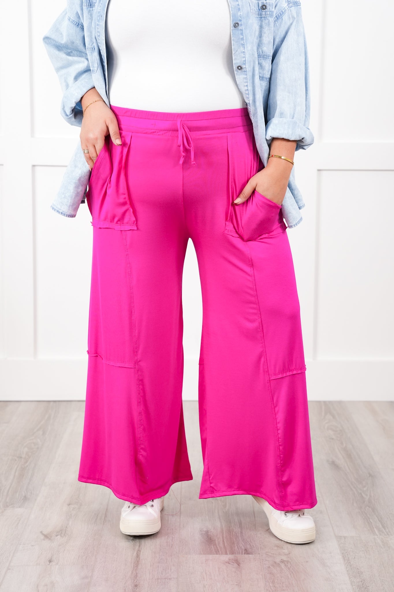 Plus/Reg Solid Elastic Waist Wide Leg Pants