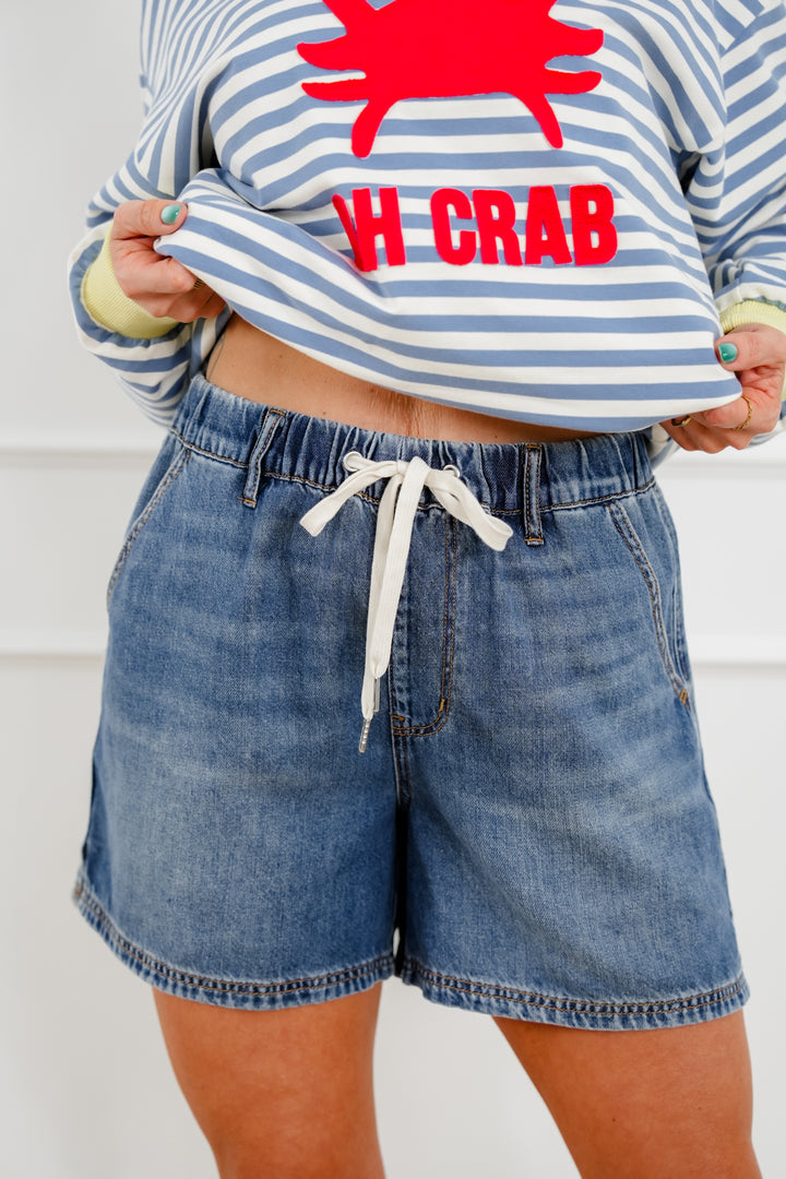 Judy Blue Medium Wash Featherweight Baggy Shorts