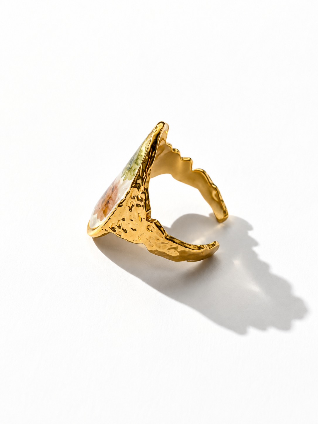 18K Gold Oval Floral Ring