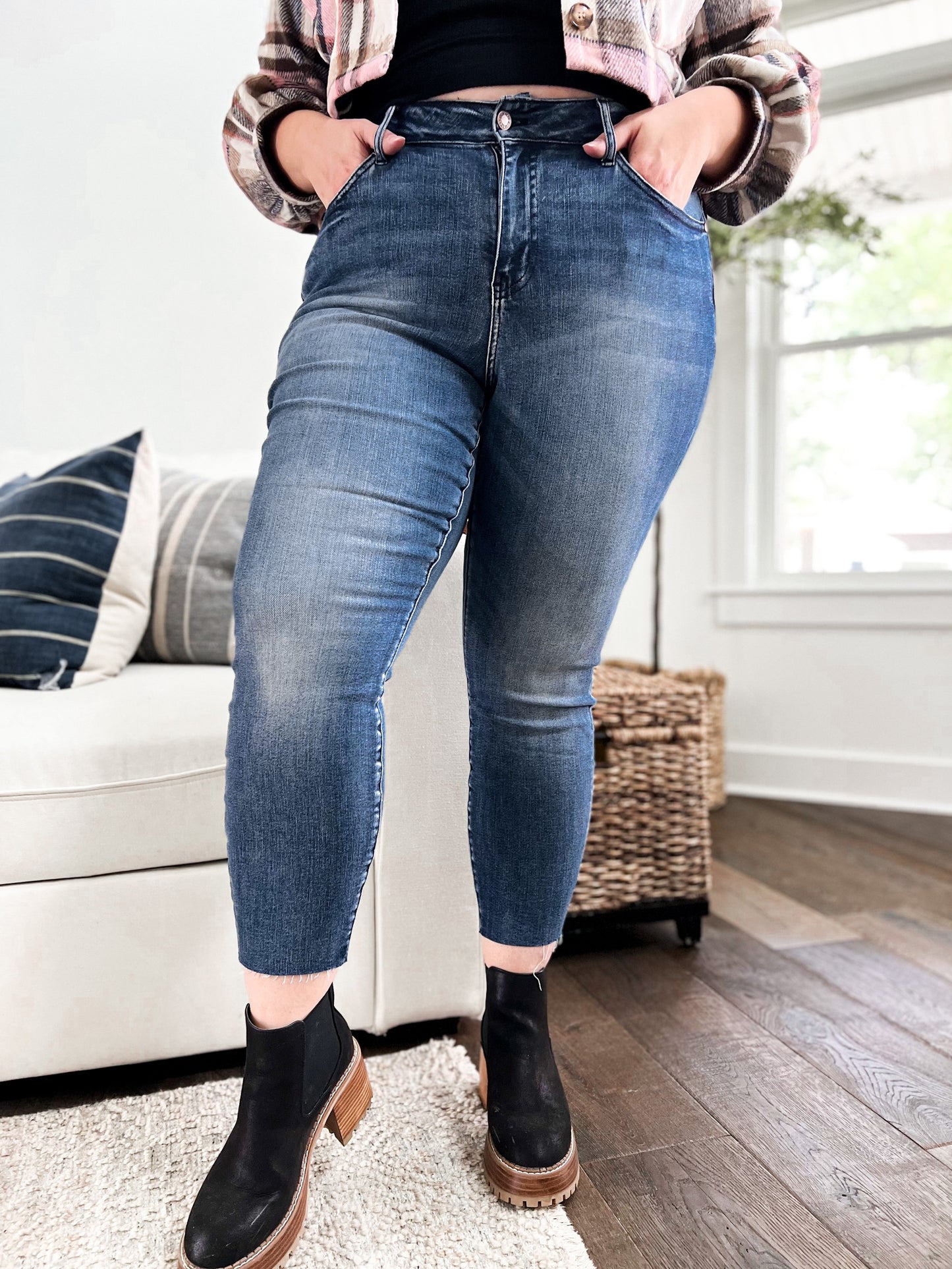 Judy Blue Material Girl Contrast Wash Relaxed Fit Jeans