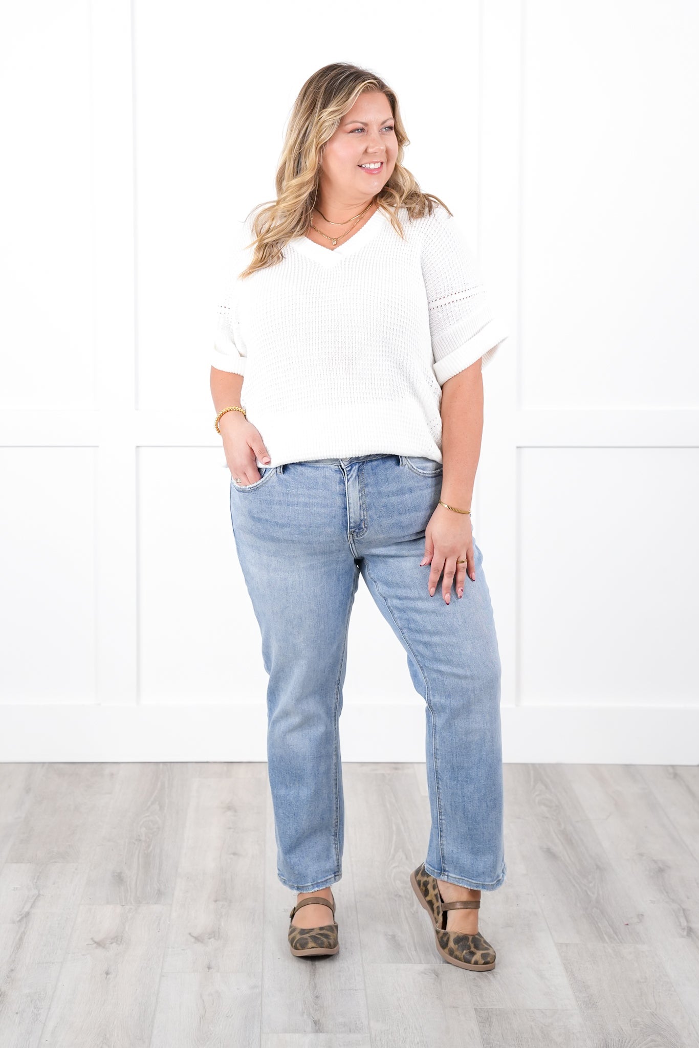 Lovervet High Rise Light Wash Cropped Straight Leg Jeans