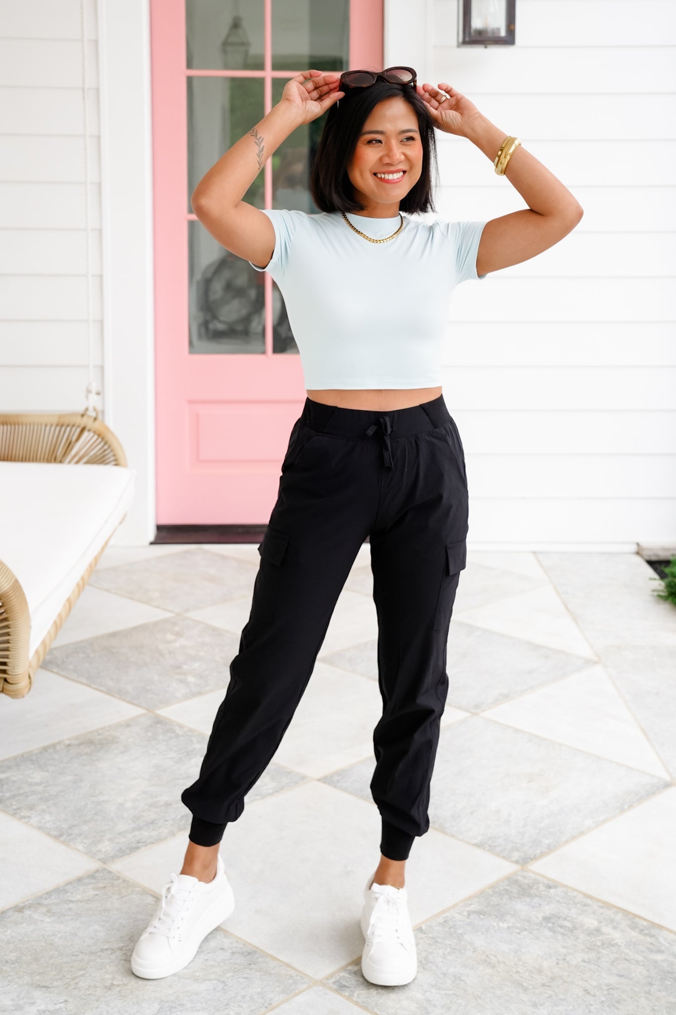 Solid Short Sleeve Round Neck Cropped Top