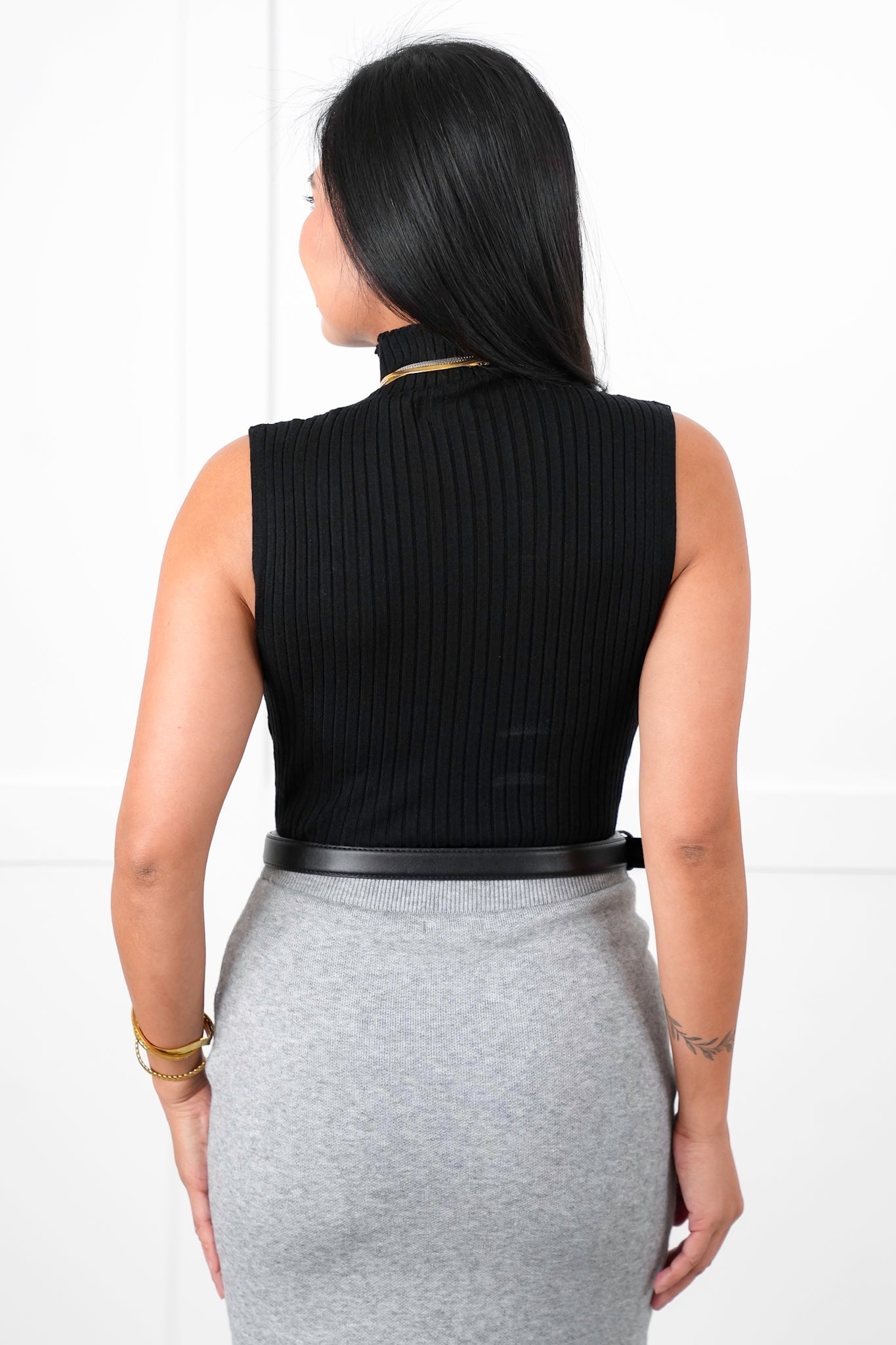 Ribbed Sleeveless Mock Neck Knit Top