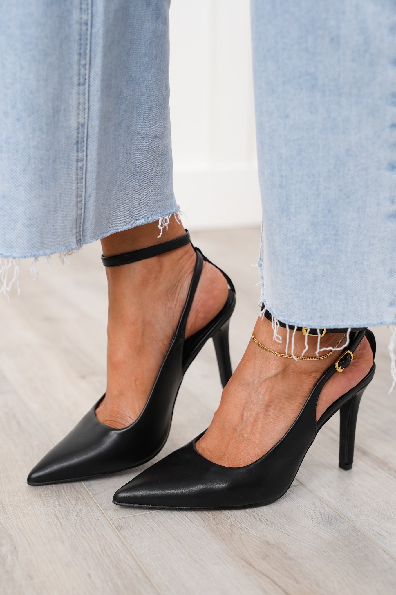 Elegant Pointed Toe High Heel with Ankle Strap