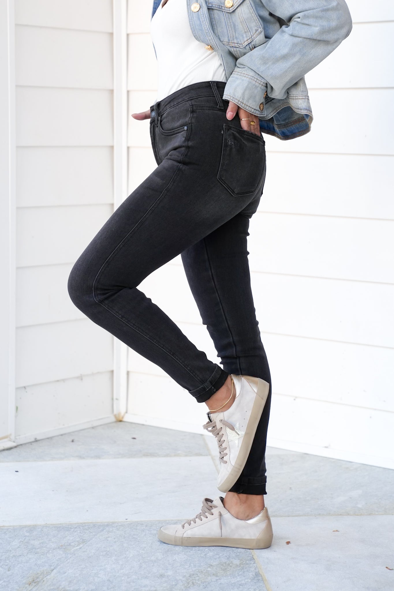 Judy Blue Mid Rise Black Tummy Control Skinny Jeans