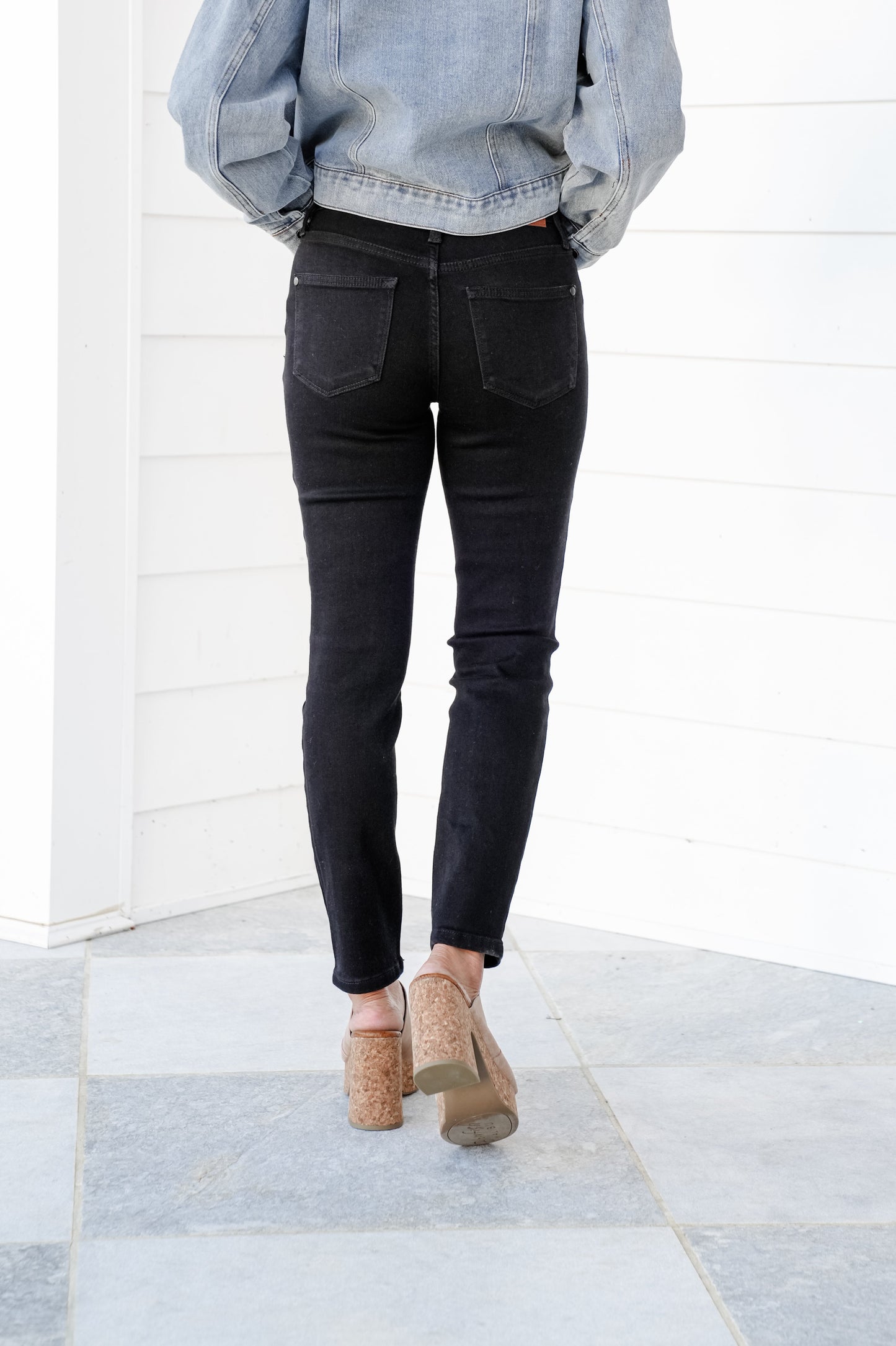 Judy Blue Black Beauty Mid Rise Black Non distressed Slim Fit Jeans