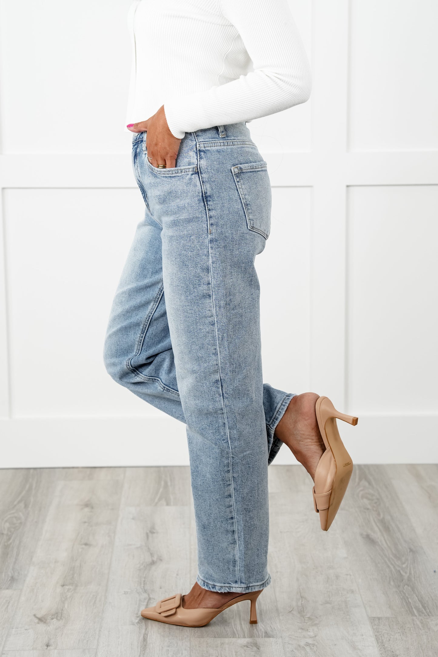 Lovervet Give Her a Try Light Wash Barrel Jeans
