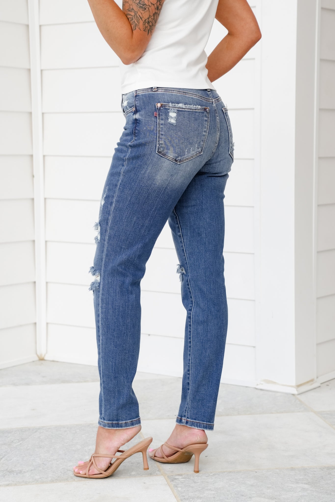 Judy Blue Mid Rise Medium Vintage Wash Distressed Boyfriend Jeans