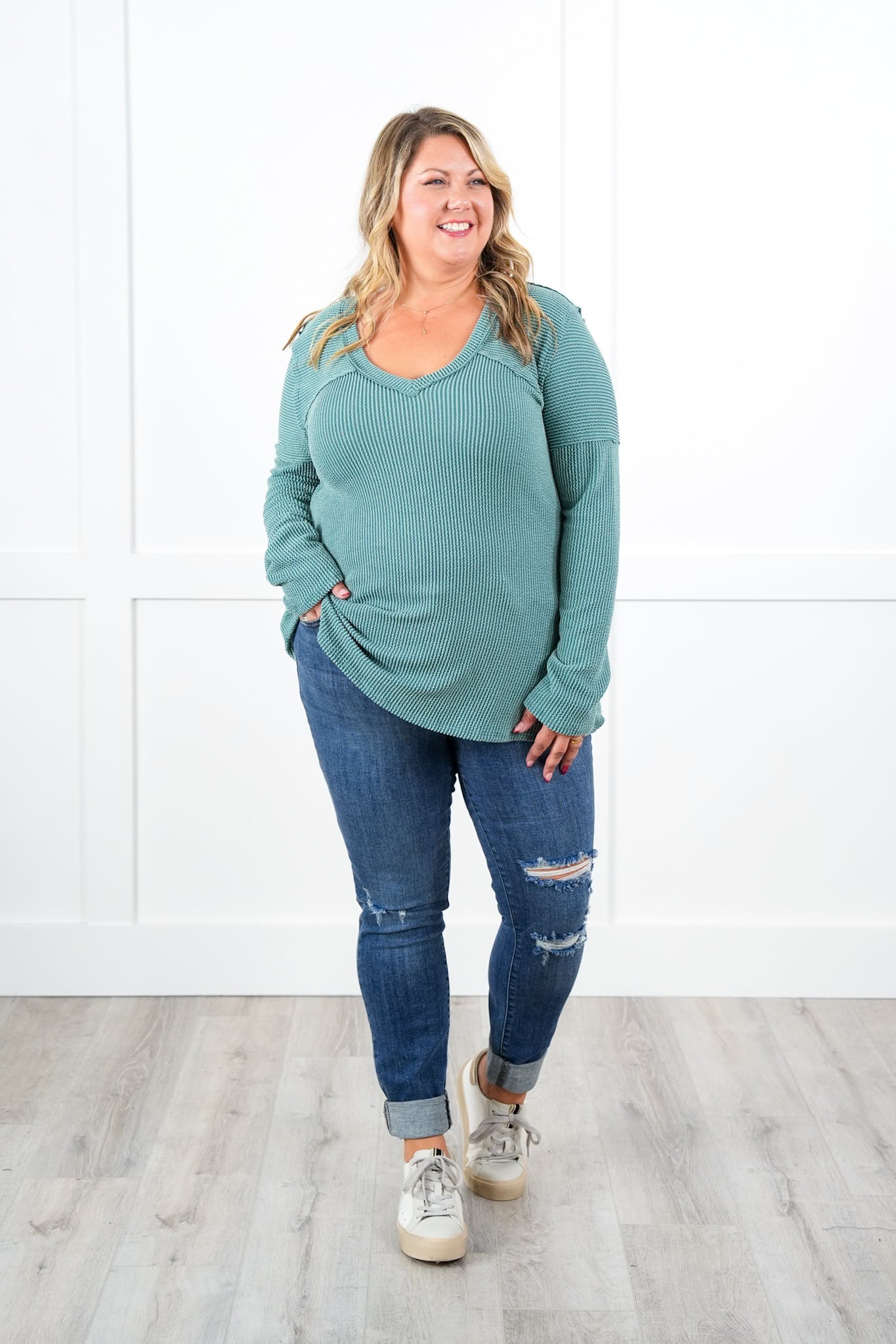 Plus/Reg Urban Ribbed Long Sleeve V-Neck Top