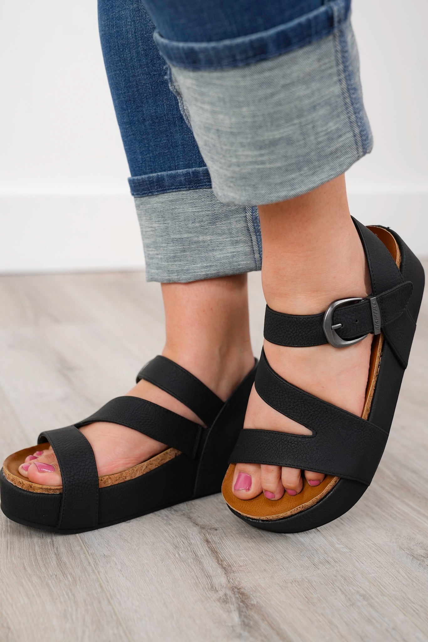 Blowfish Adjustable Platform Sandal with Buckle Strap – Freckled Poppy