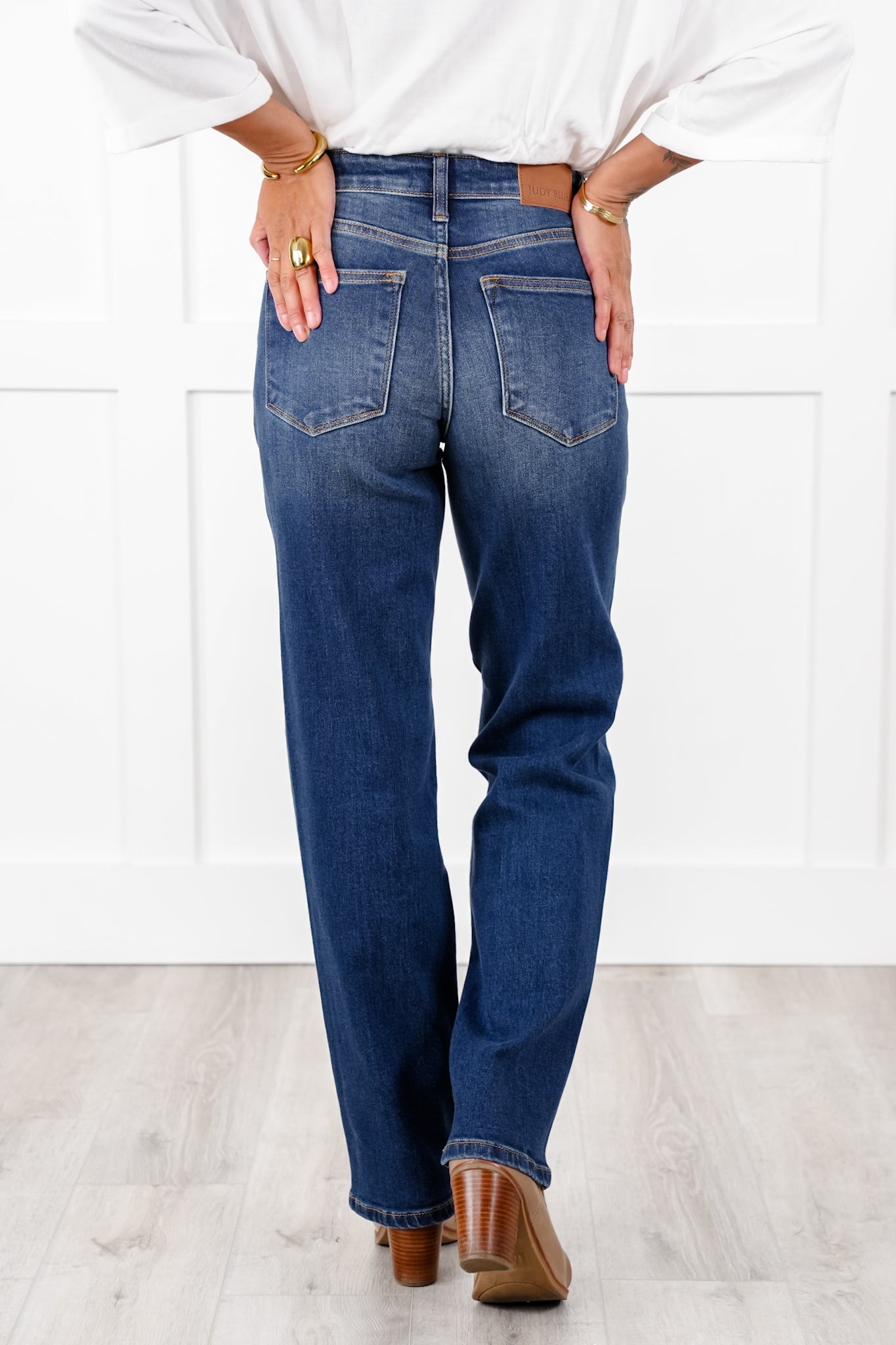 Judy Blue Mid Rise Medium Wash Side Seam Detail Straight Leg Jeans