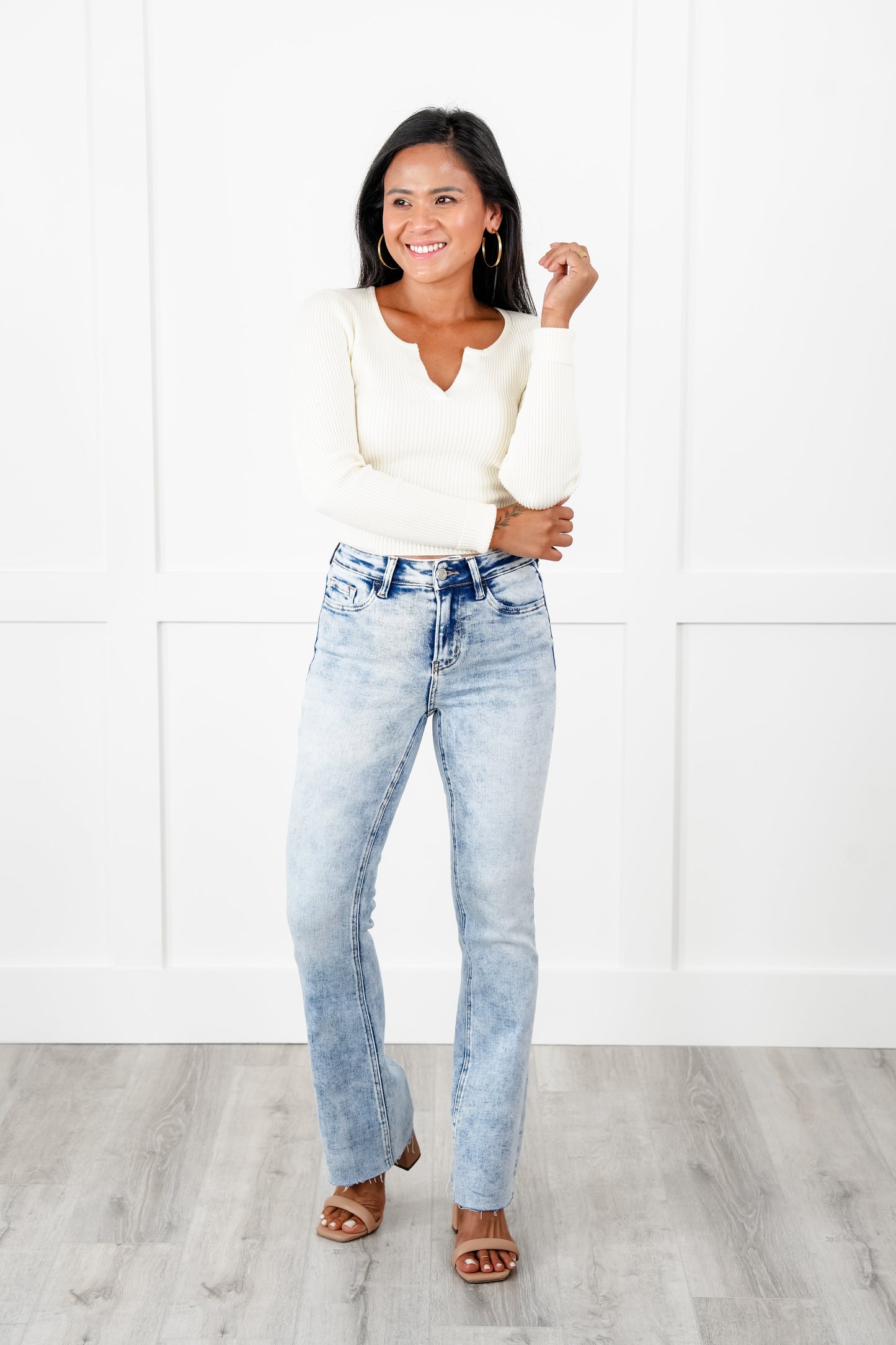 Vervet High Rise Non Distressed Bootcut Jeans
