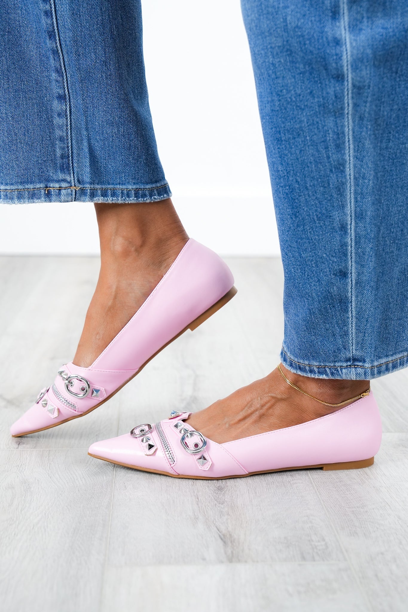 New Color!! Pointed Toe Flats with Zipper and Stud Detail