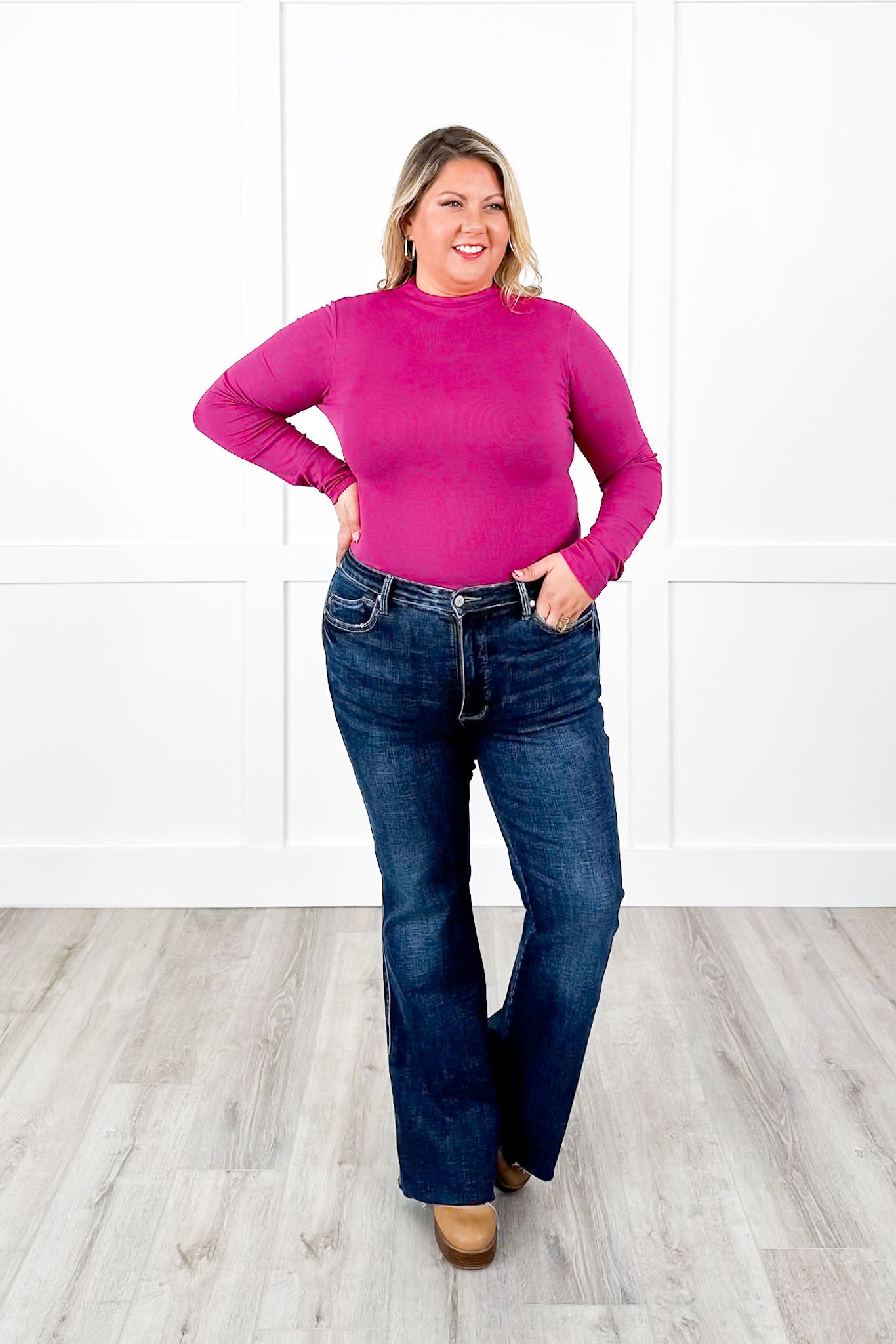 Plus/Reg Solid Knit Long Sleeve Round Neck Top