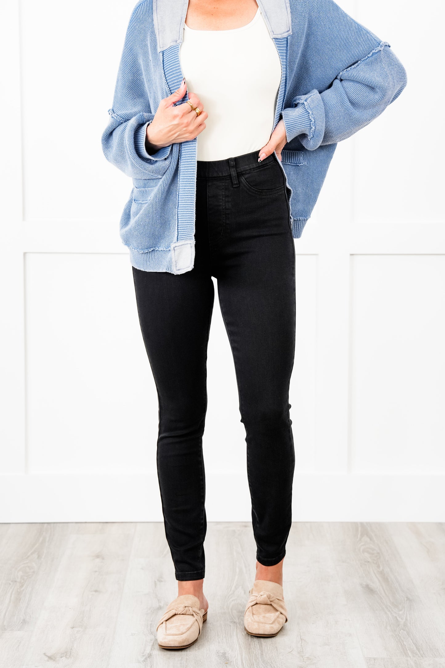 Judy Blue Back in Black Booty Lifting High Rise Black Pull On Shield Pocket Skinny Jeans