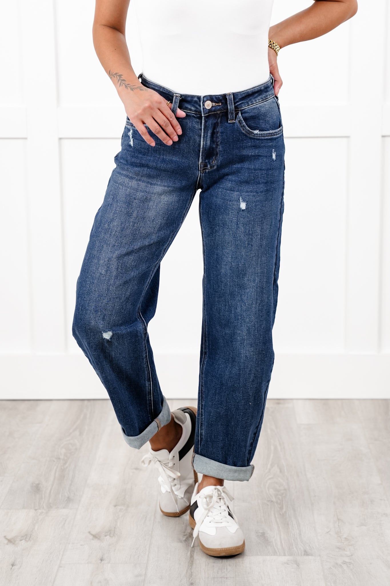Lovervet Mid Rise Medium Wash Barrel Jeans