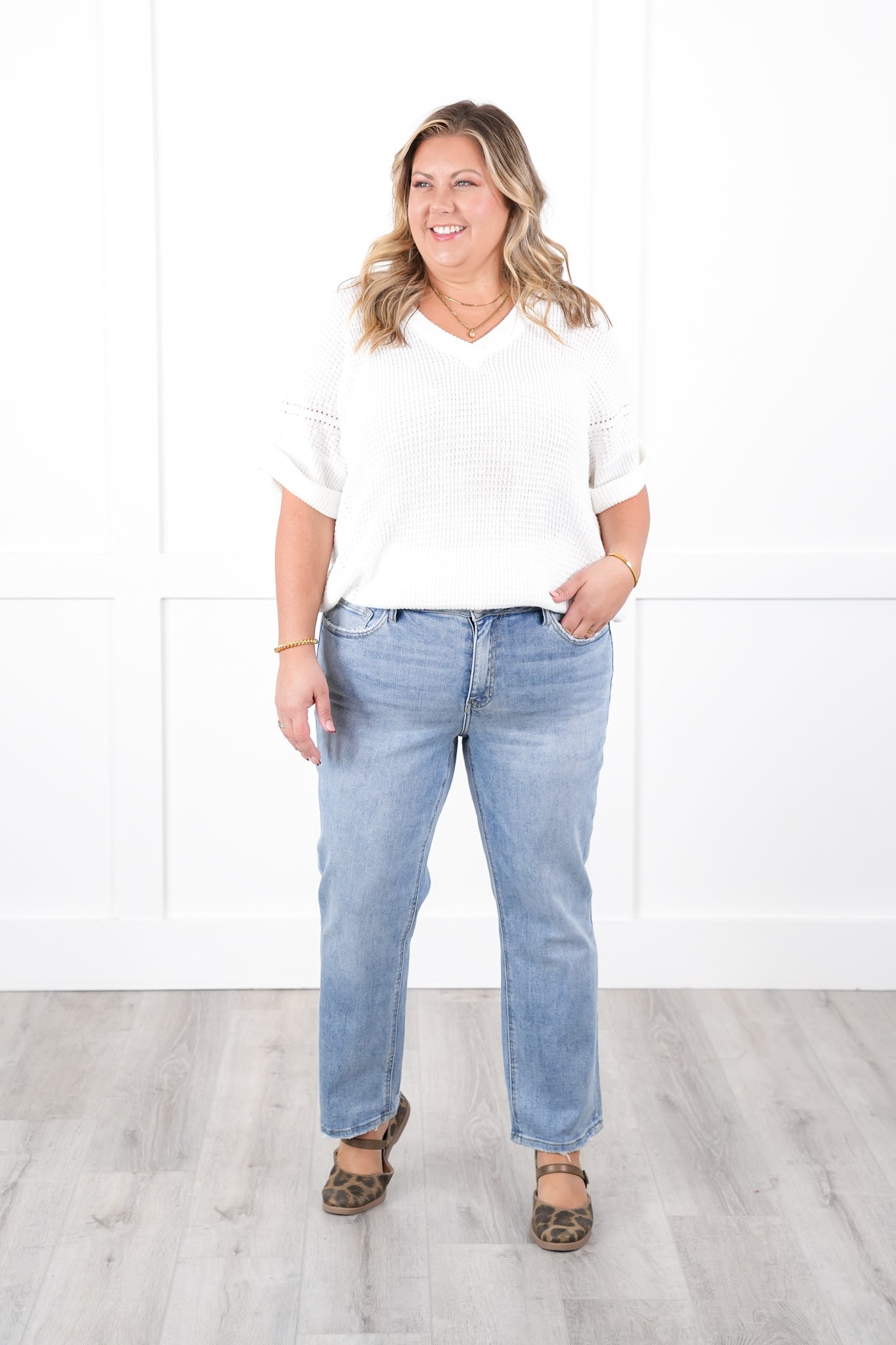 Lovervet High Rise Light Wash Cropped Straight Leg Jeans