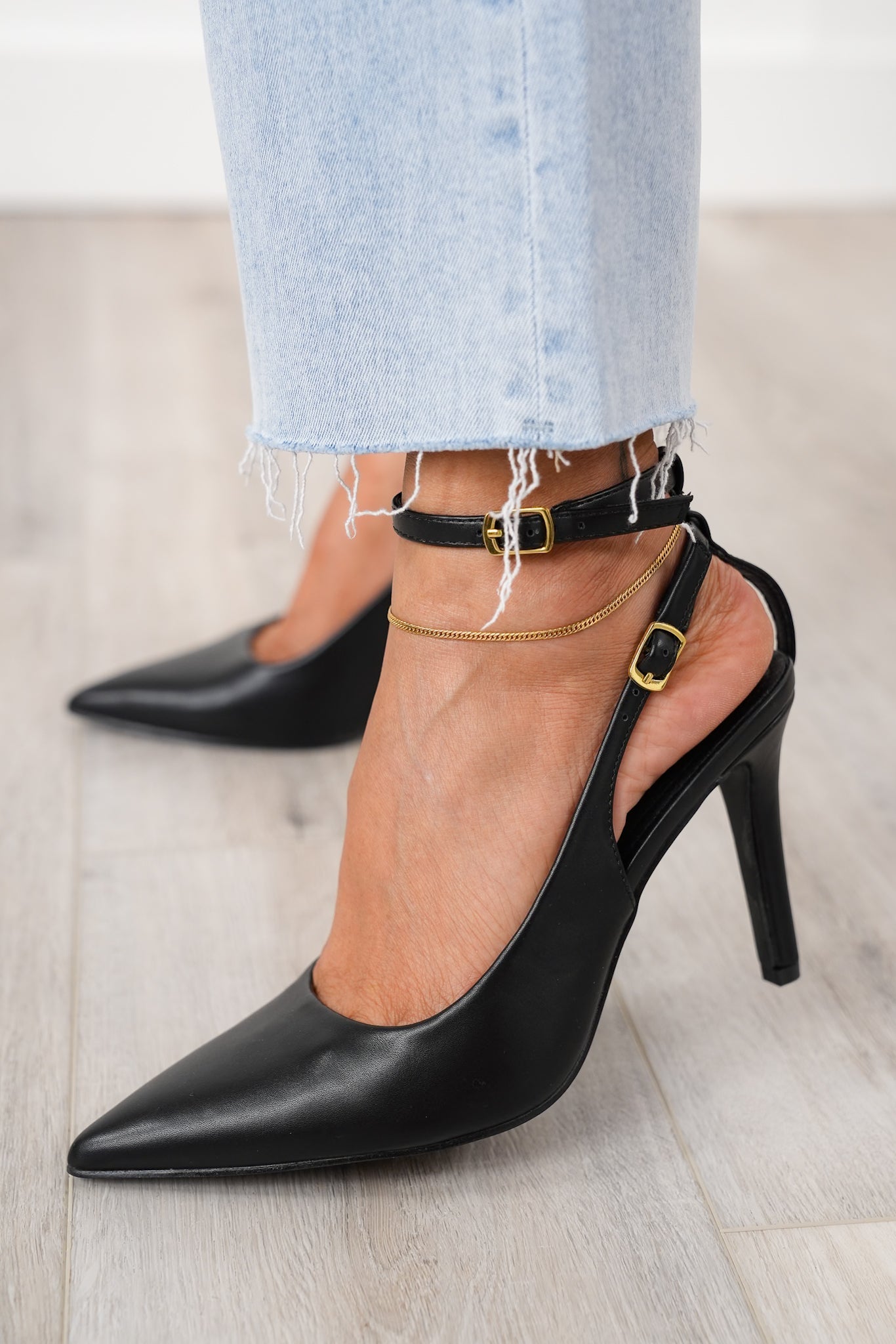 Elegant Pointed Toe High Heel with Ankle Strap