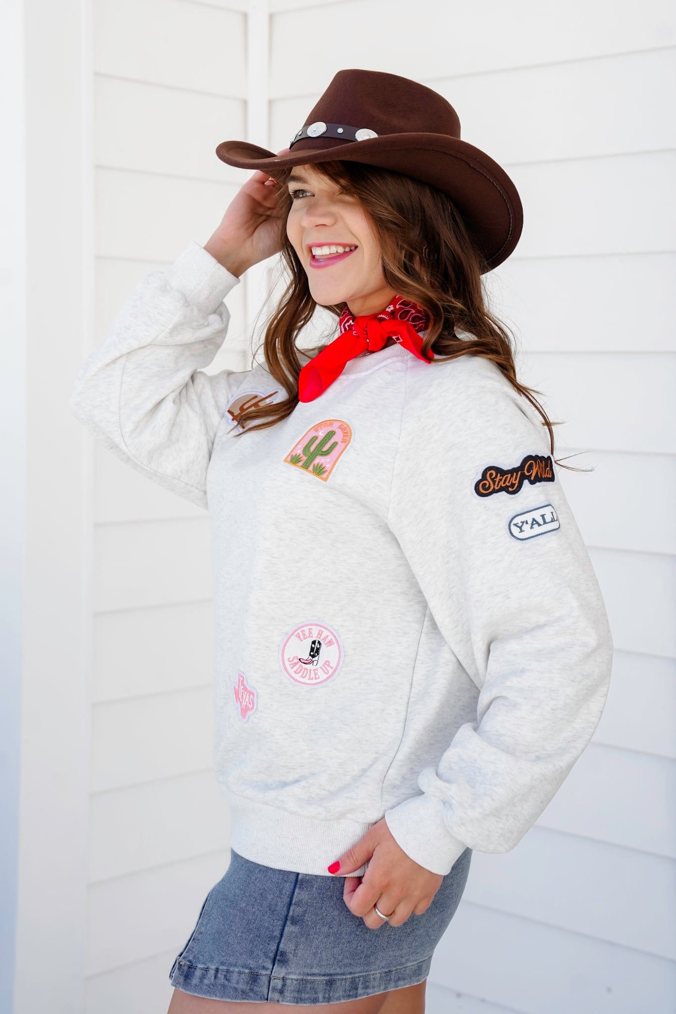 Long Sleeve Pullover Sweatshirt with Western Theme Patch Detail