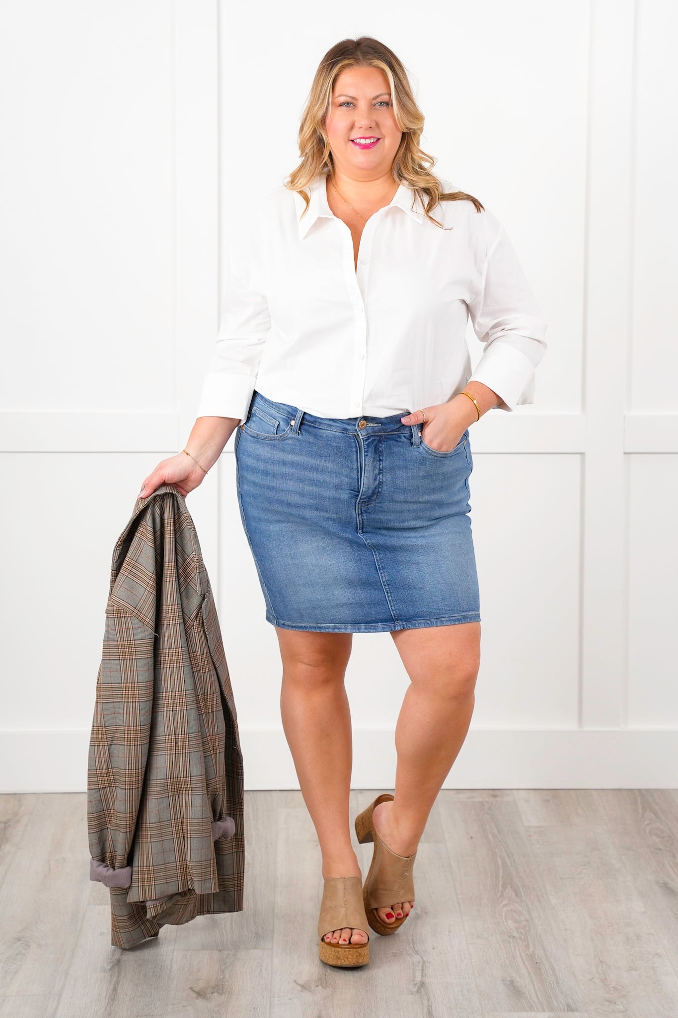 Plus/Reg White Long Sleeve Button Down Shirt with Button and Lace Up Back Detail