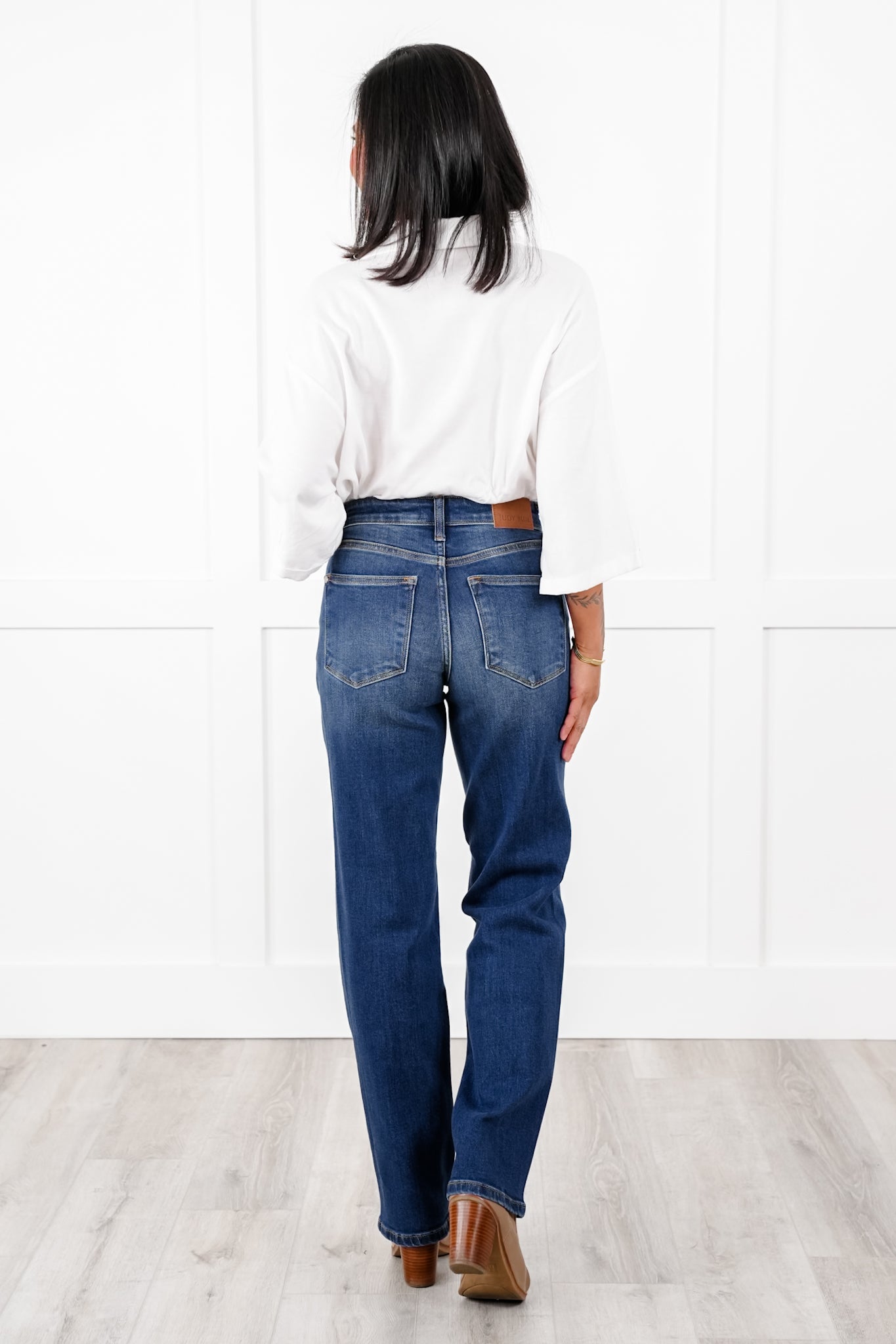 Judy Blue Mid Rise Medium Wash Side Seam Detail Straight Leg Jeans