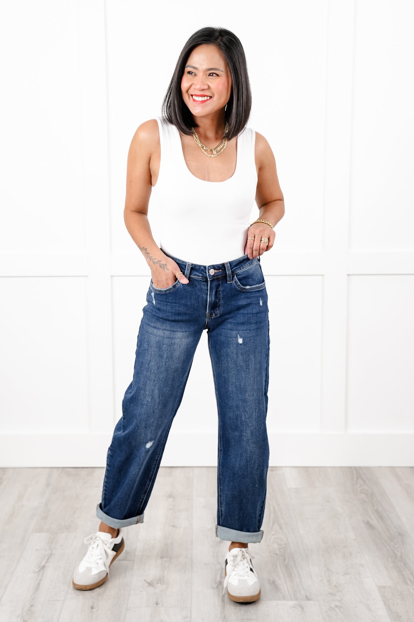 Lovervet Mid Rise Medium Wash Barrel Jeans