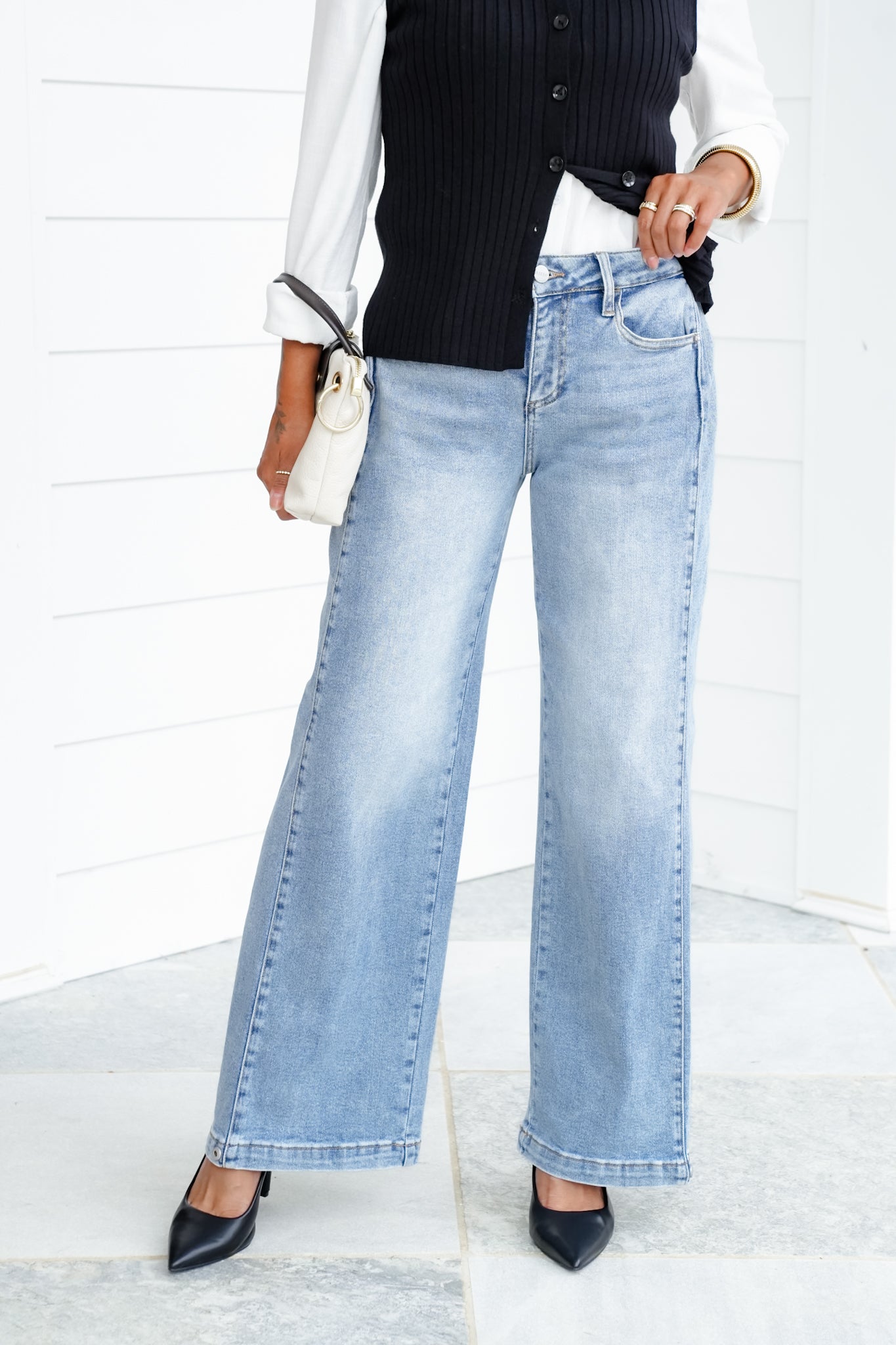 Risen Mid Rise Medium Wash Wide Leg Jeans with Leg Snap For Barrel Fit