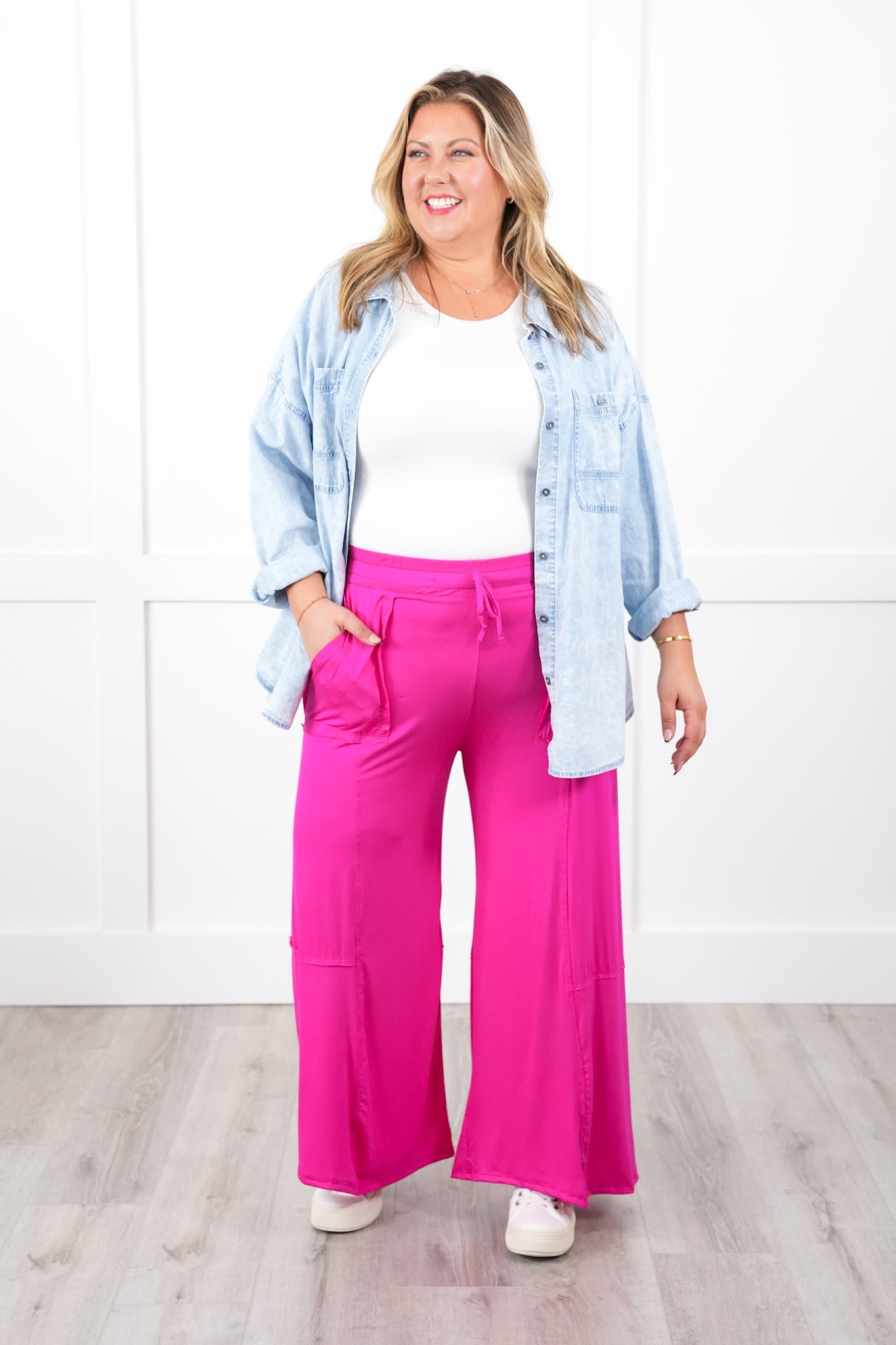 Plus/Reg Solid Elastic Waist Wide Leg Pants