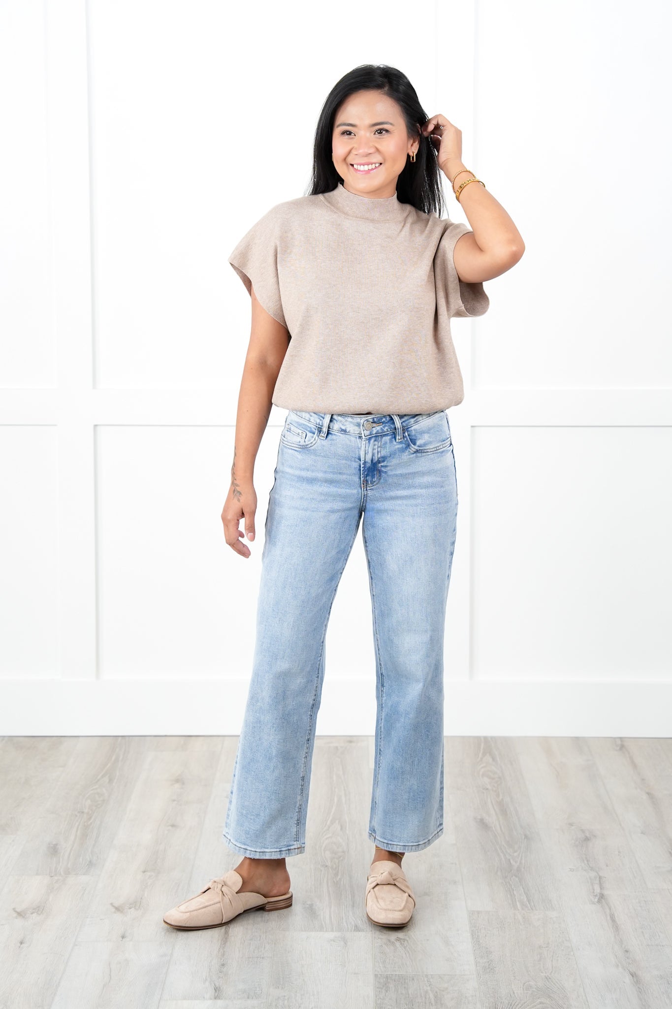 Vervet Mid Rise Light Wash Dad Jeans