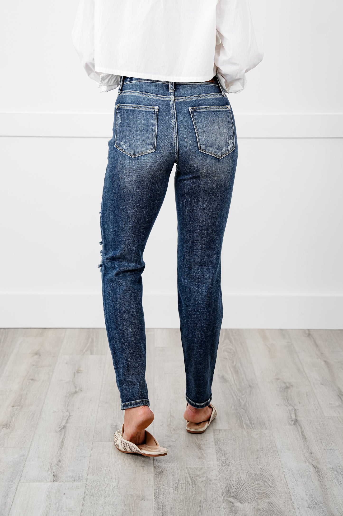 Judy Blue Dream Team Medium Wash Distressed Mid Rise Boyfriend Jeans