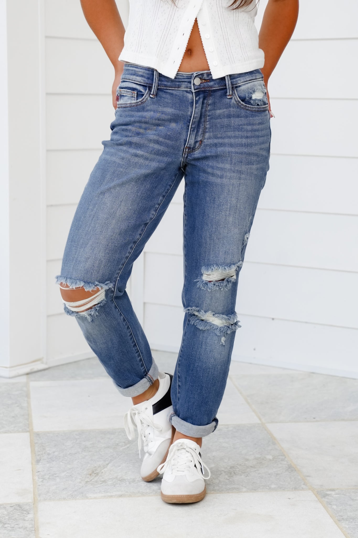 Judy Blue Mid Rise Medium Vintage Wash Distressed Boyfriend Jeans