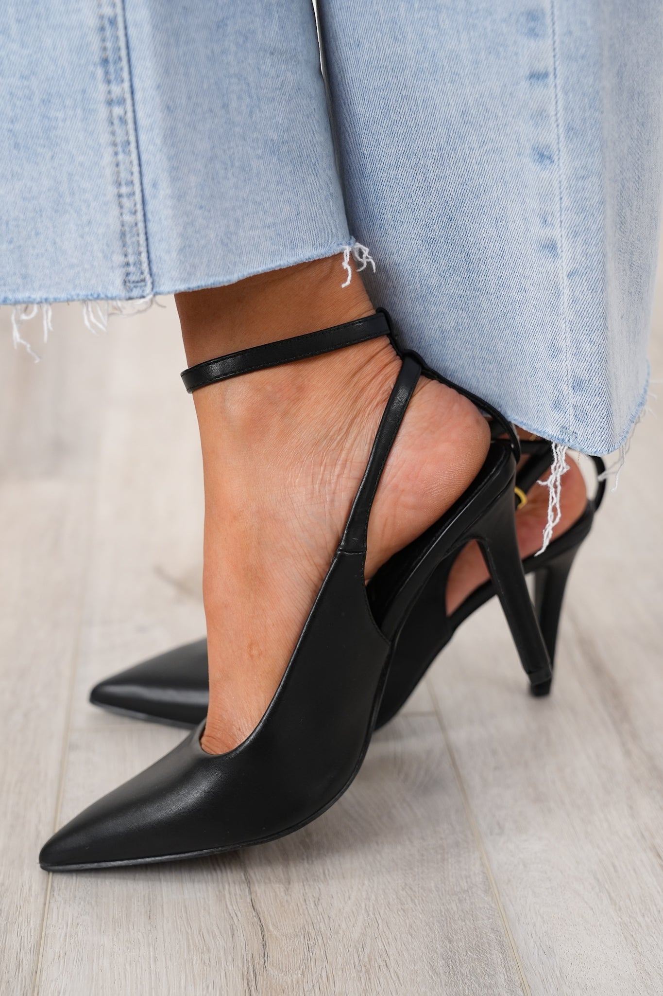 Elegant Pointed Toe High Heel with Ankle Strap