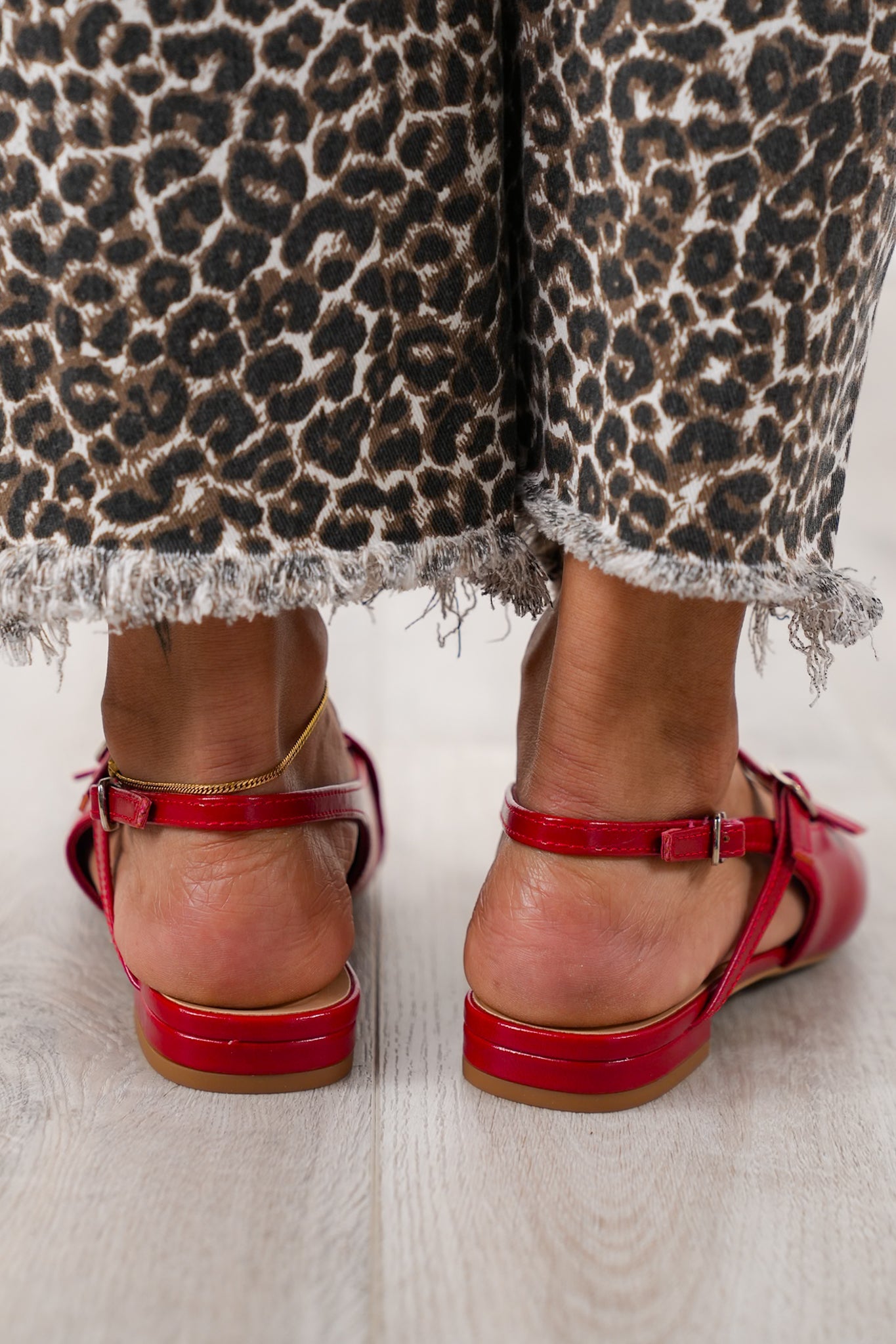 Adjustable Buckle Strap Flat Sandal with Slingback Design