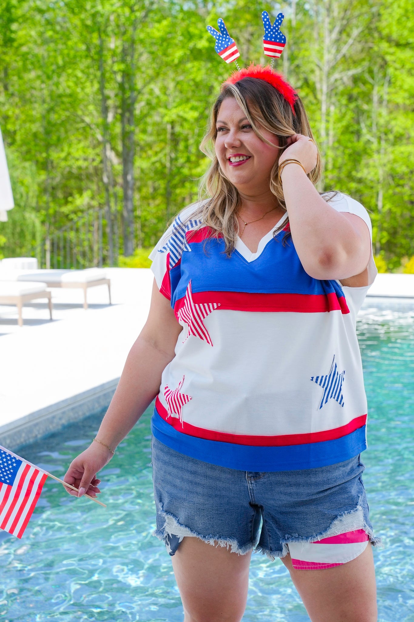 Color Block Short Sleeve V Neck Top with Star Patch Detail