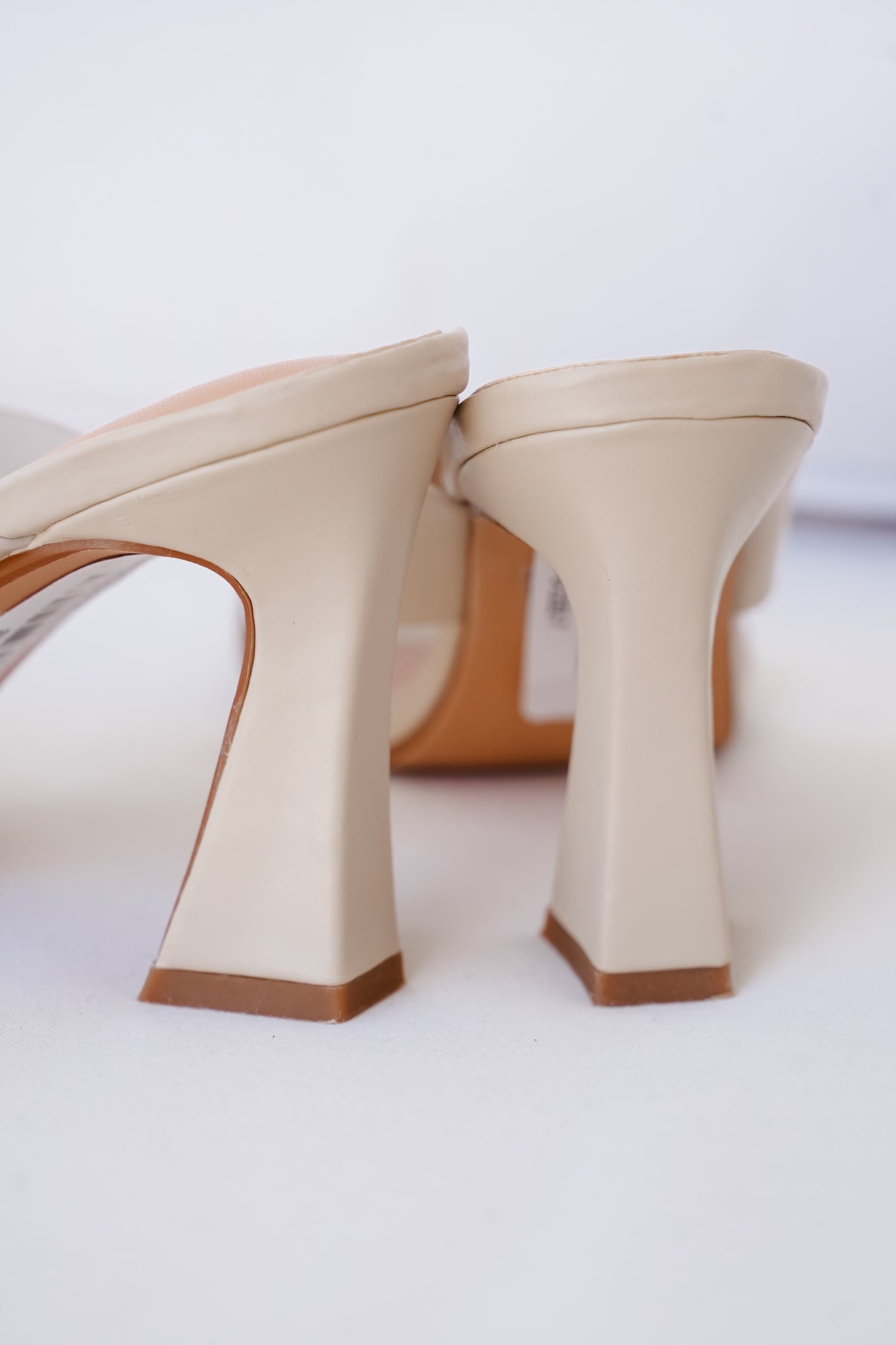 Chic Criss Cross Strap Heel Sandal