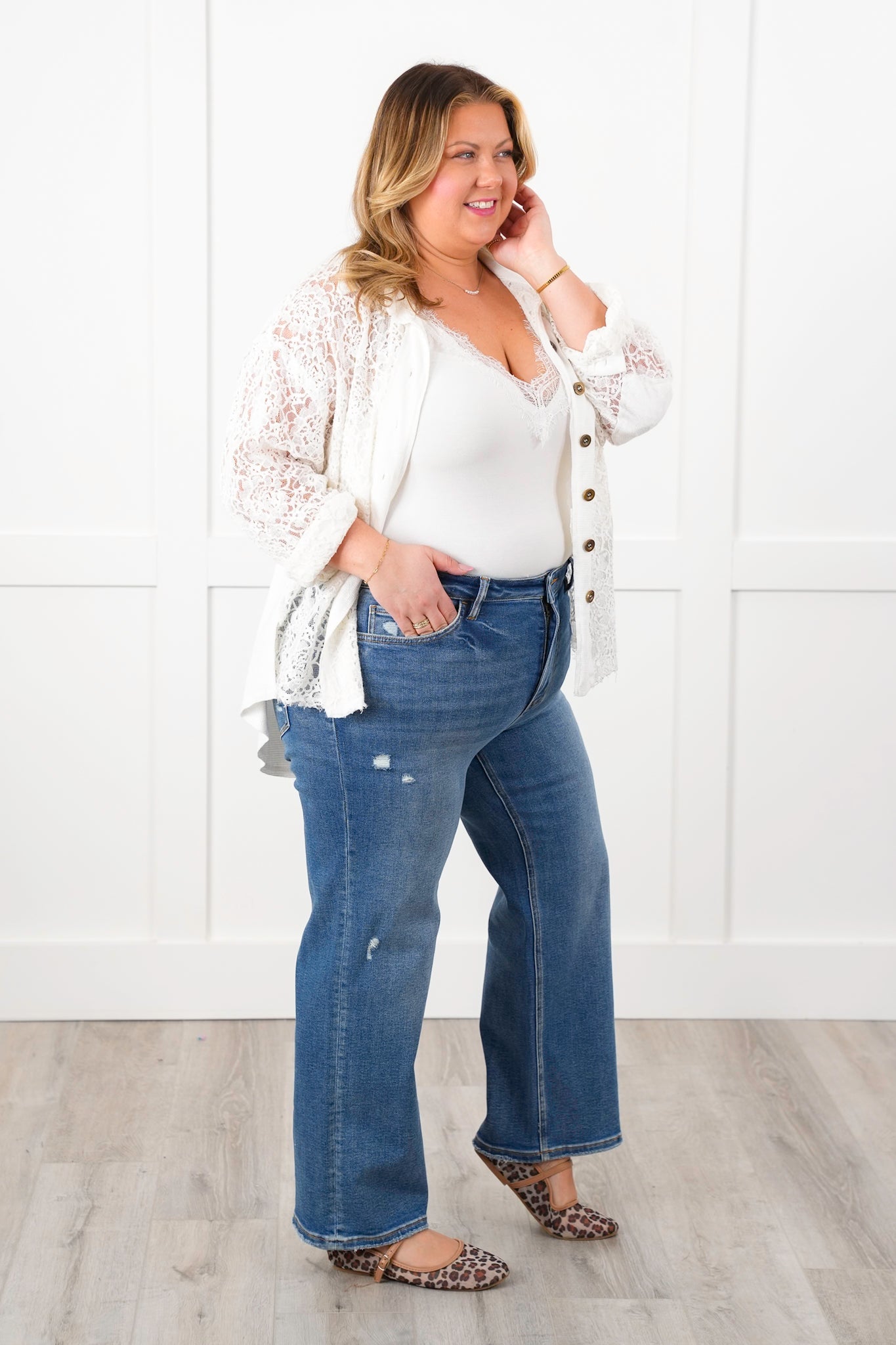 Vervet High Rise Medium Wash Slim Wide Leg Ankle Jeans