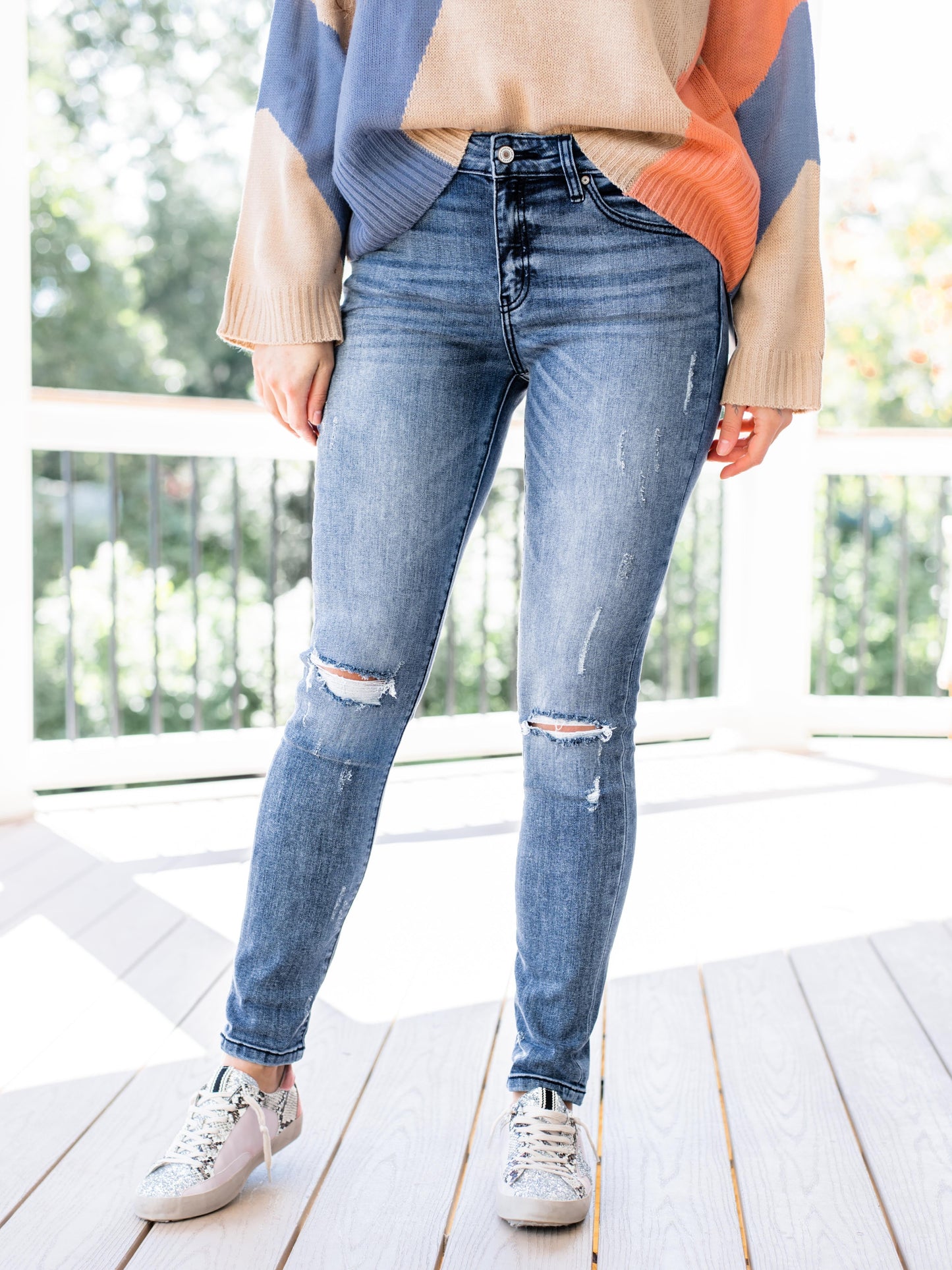 KanCan Medium Wash Knee Distressed Skinny Jeans