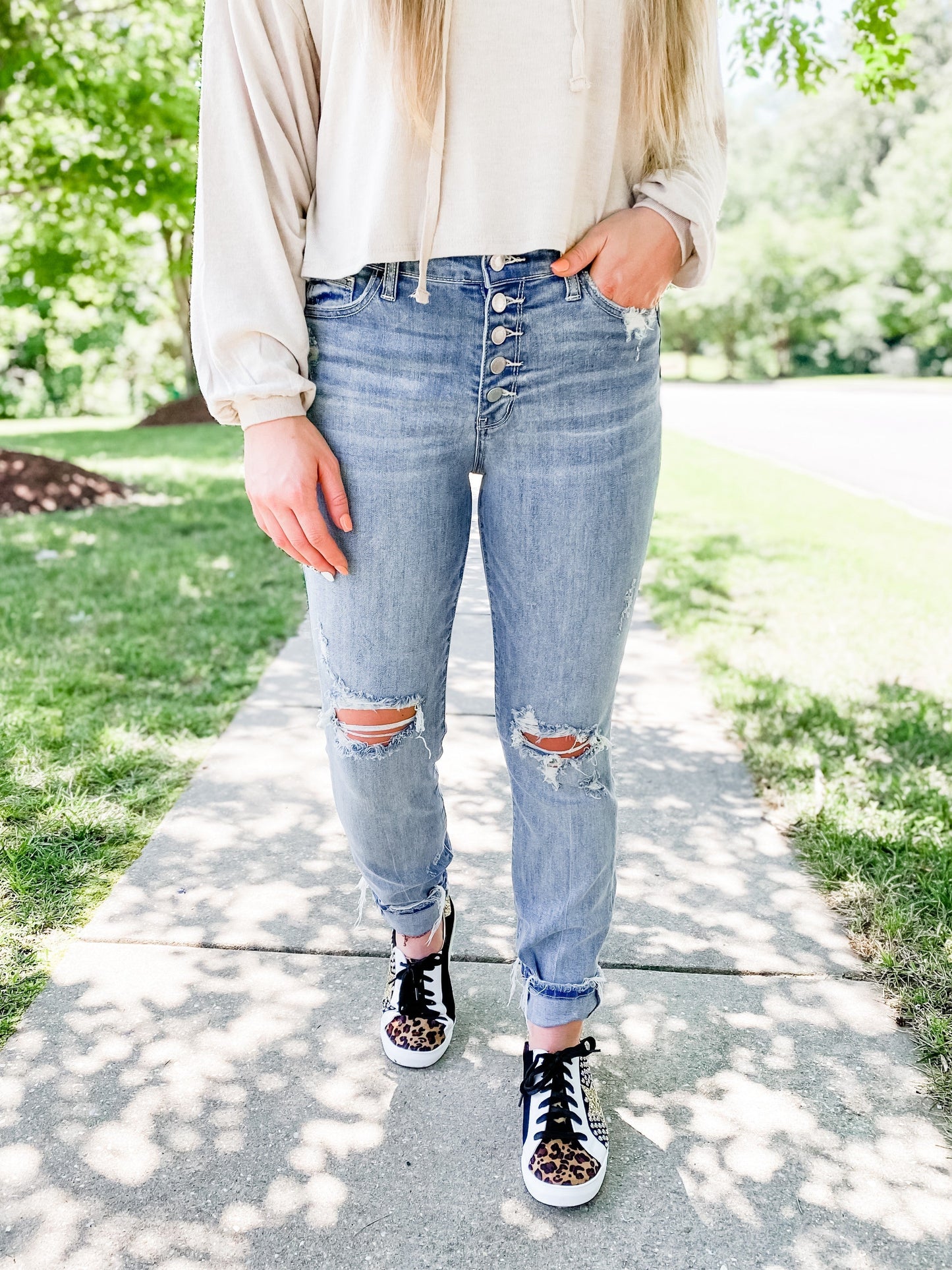 Judy Blue FIREFLY Button Fly Distressed Boyfriend Jeans