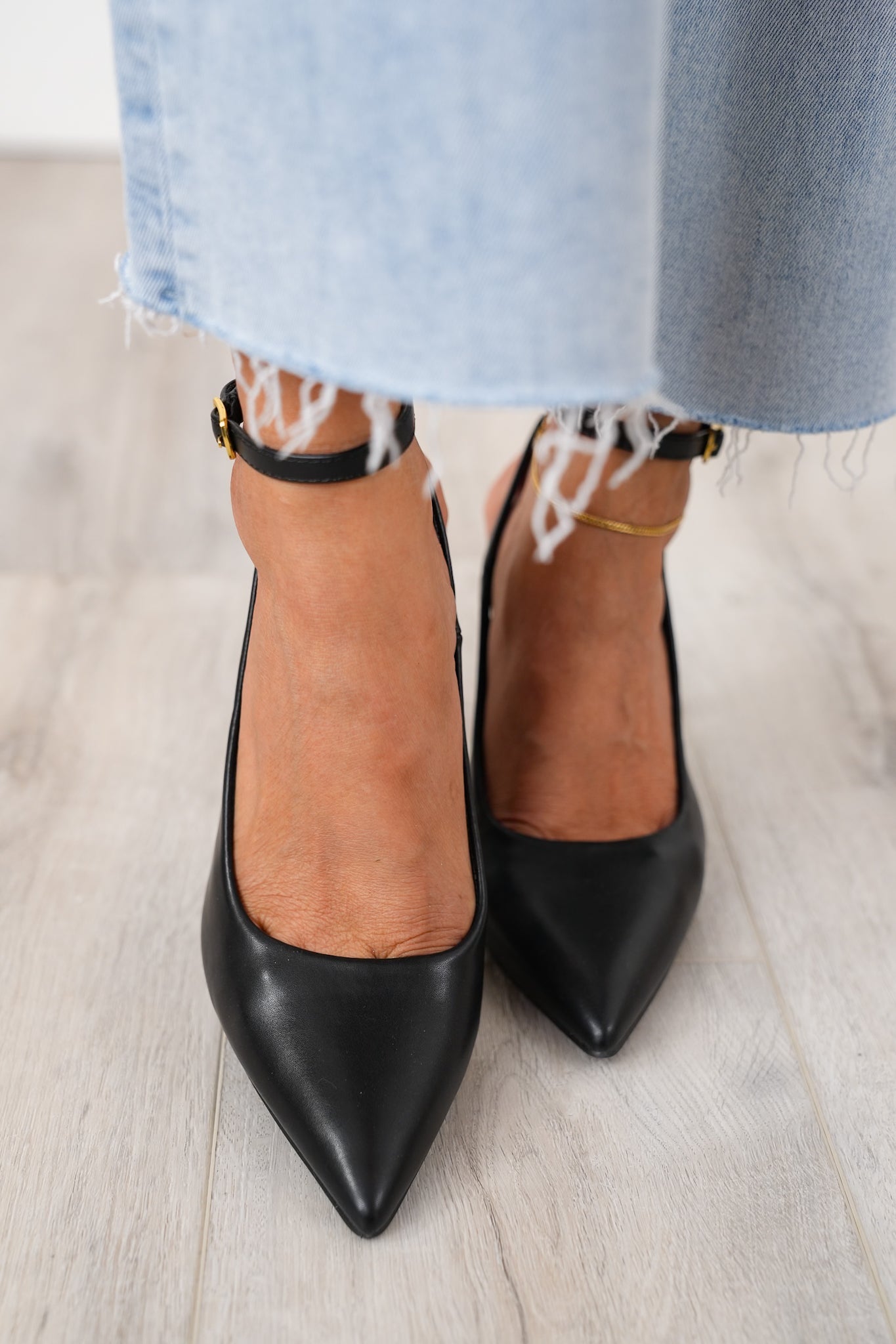 Elegant Pointed Toe High Heel with Ankle Strap
