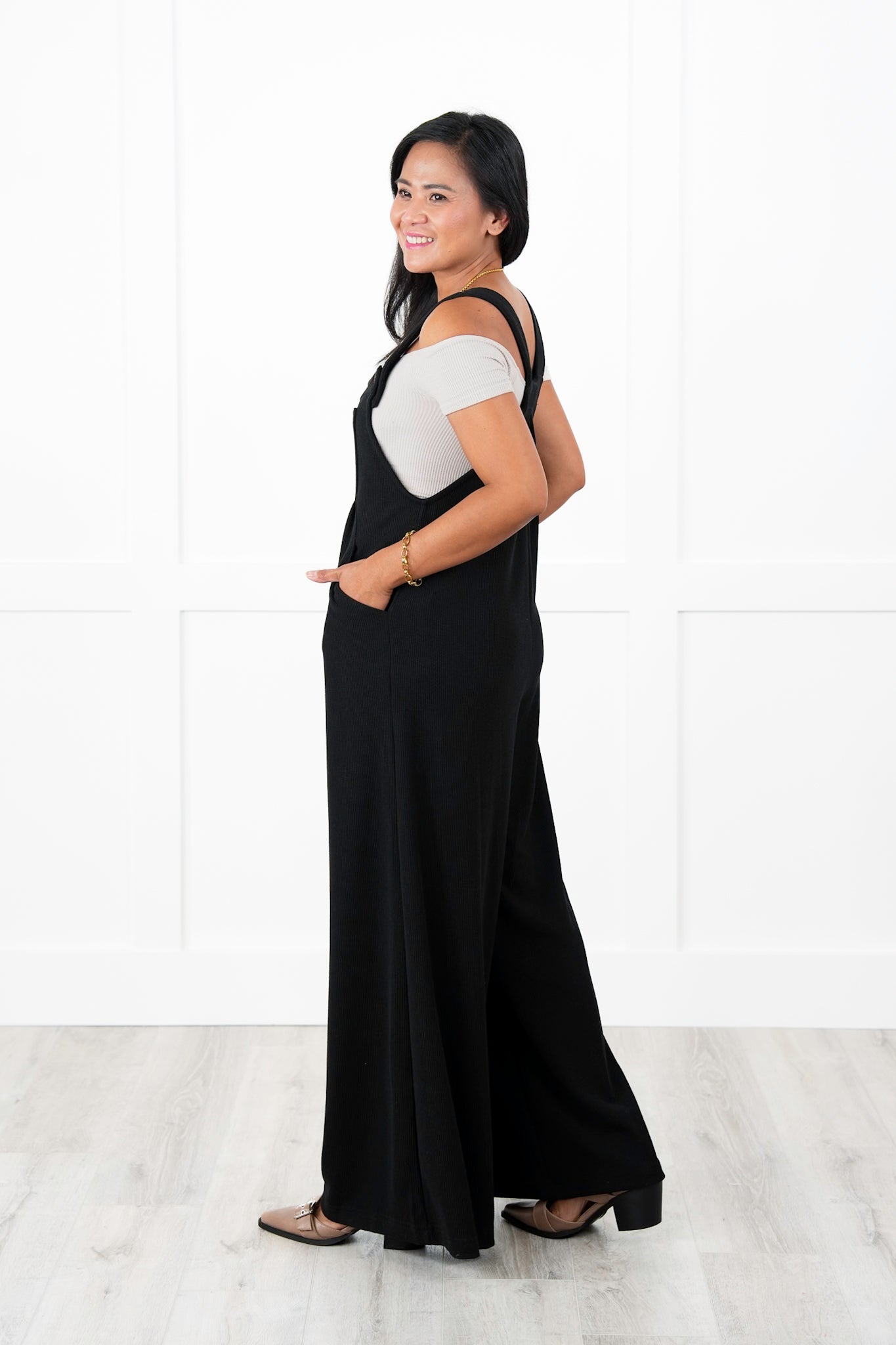 Sleeveless Wide Leg Jumpsuit with Side Pockets (Multiple Colors)