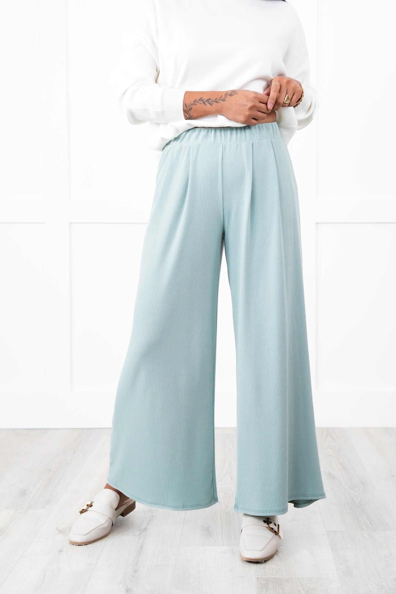 Ribbed Knit High Elastic Waist Wide Leg Pleated Pants (Multiple Colors)