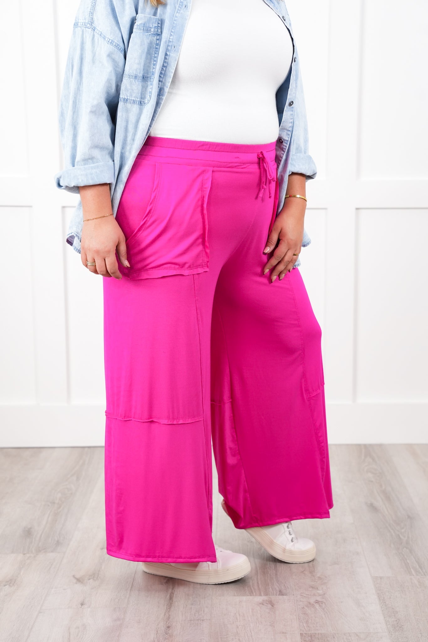 Plus/Reg Solid Elastic Waist Wide Leg Pants