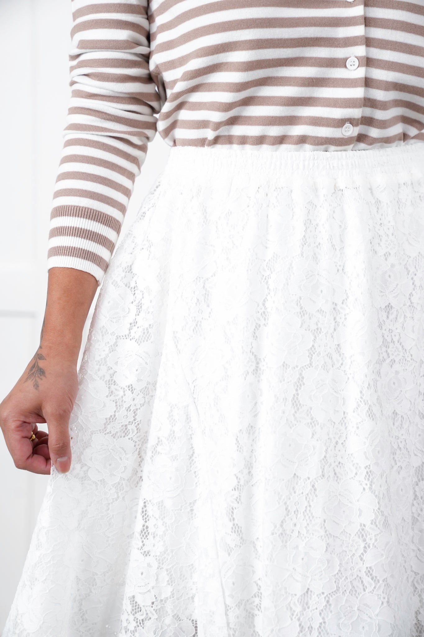 Floral Lace Elastic Waist Midi Skirt