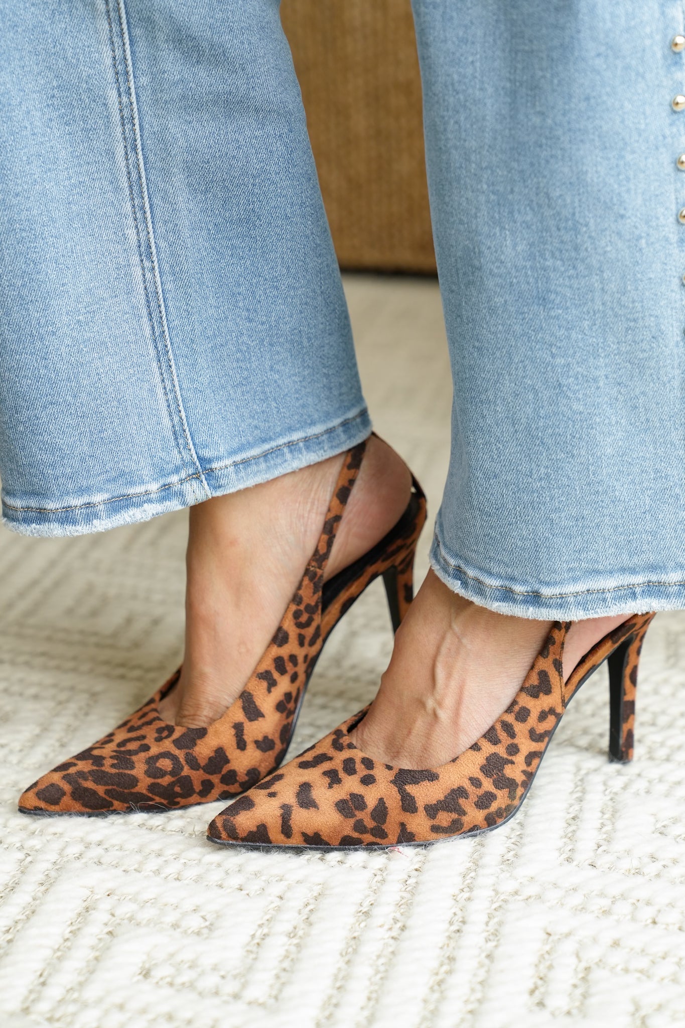 Elegant Pointed Toe High Heel with Ankle Strap
