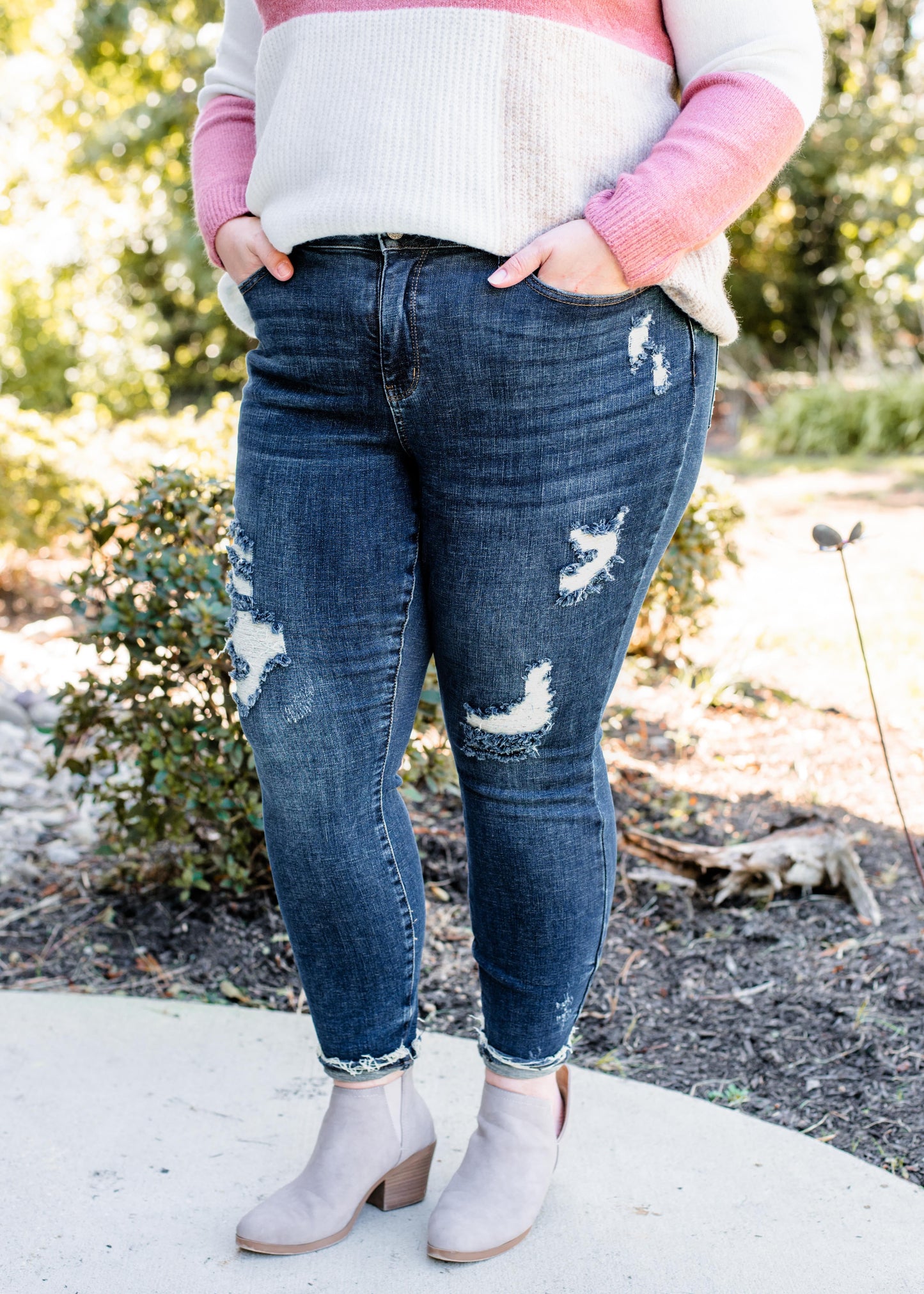 Judy Blue Dark Wash Distressed Relaxed Fit Jeans