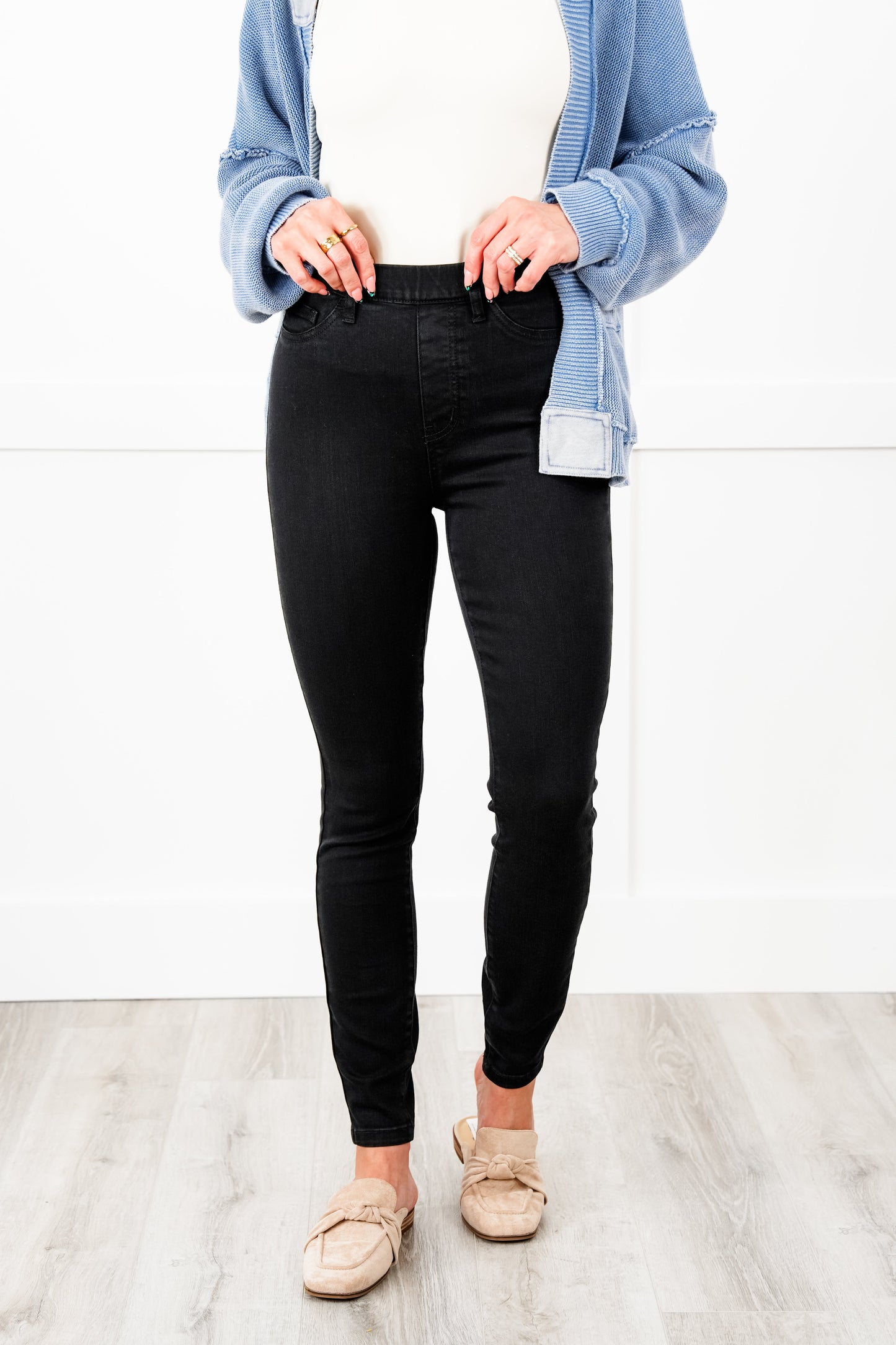 Judy Blue Back in Black Booty Lifting High Rise Black Pull On Shield Pocket Skinny Jeans