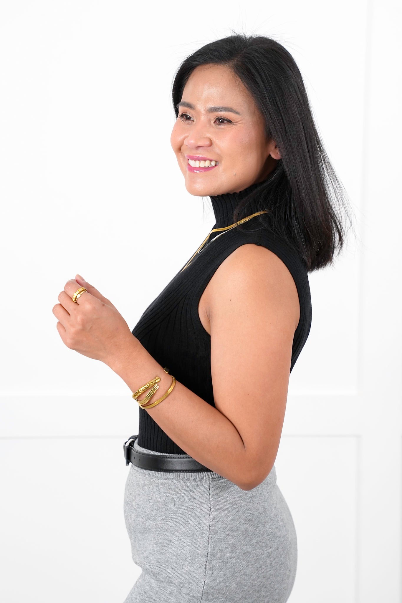 Ribbed Sleeveless Mock Neck Knit Top