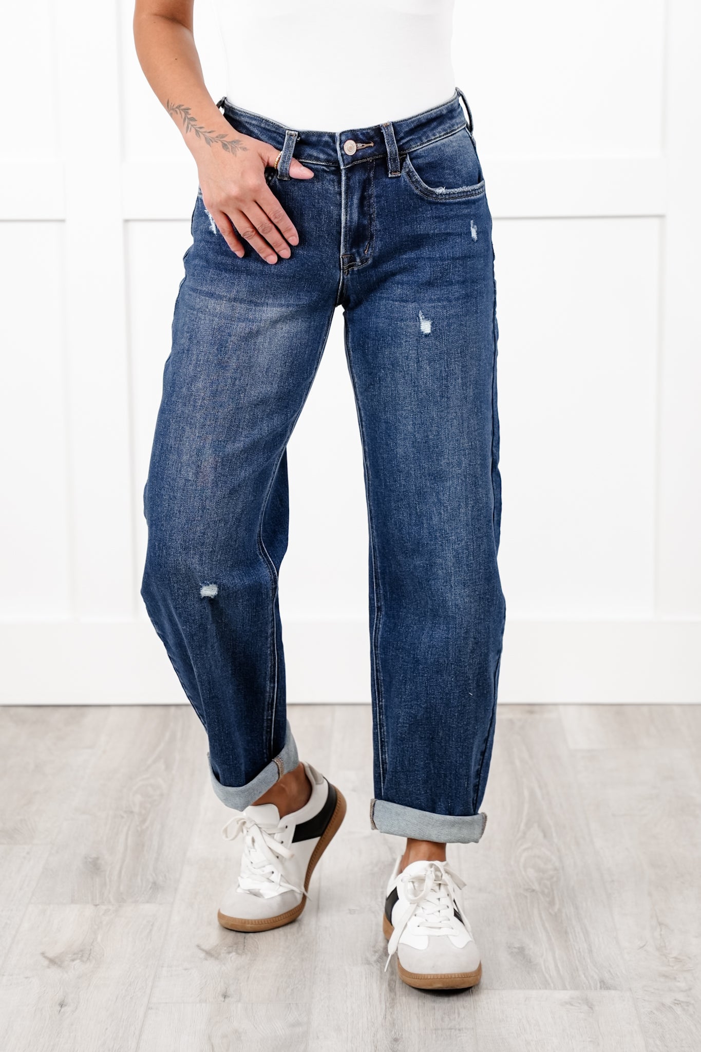 Lovervet Mid Rise Medium Wash Barrel Jeans